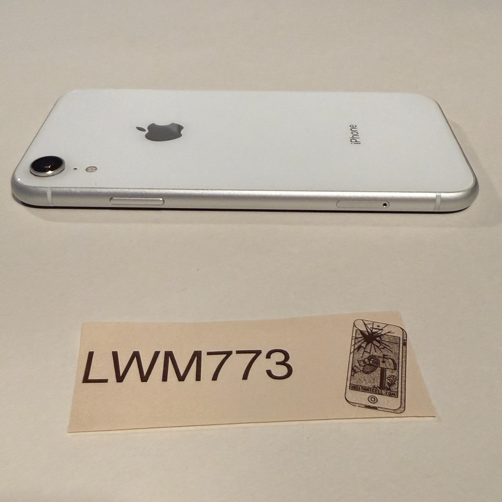 Apple iPhone XR 64GB White A1984 (AT&T / Cricket) Fully Functional – B Grade