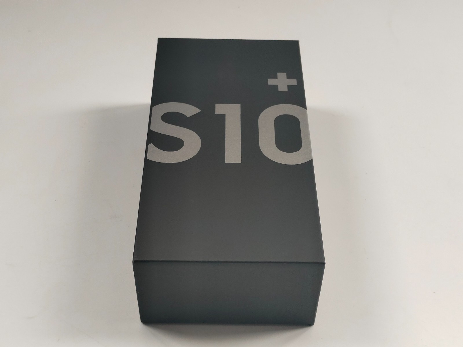 Boxed Samsung Galaxy S10+ Plus(G955U/G955F) 128GB UNlocked(any carrier)Good Gift
