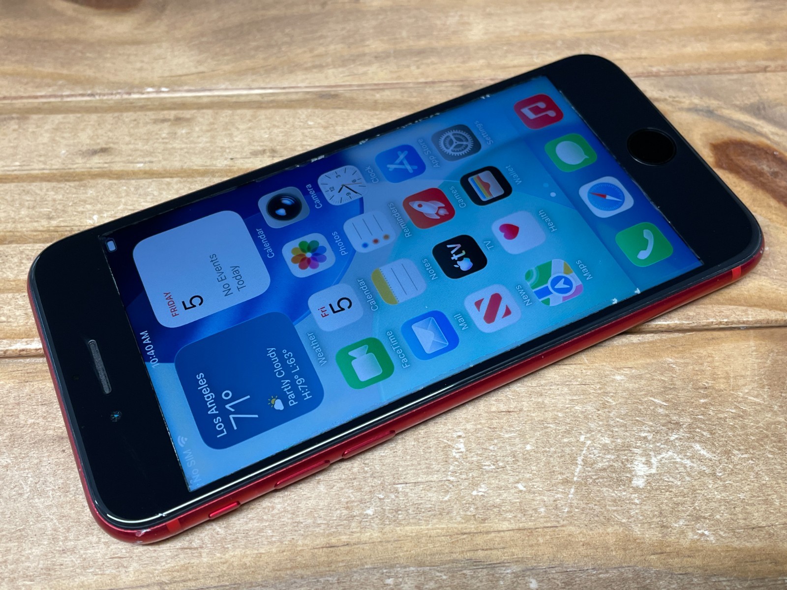 Apple iPhone SE 2nd Gen – RED – 256 GB (Unlocked) A2275 – Works – Bad Screen