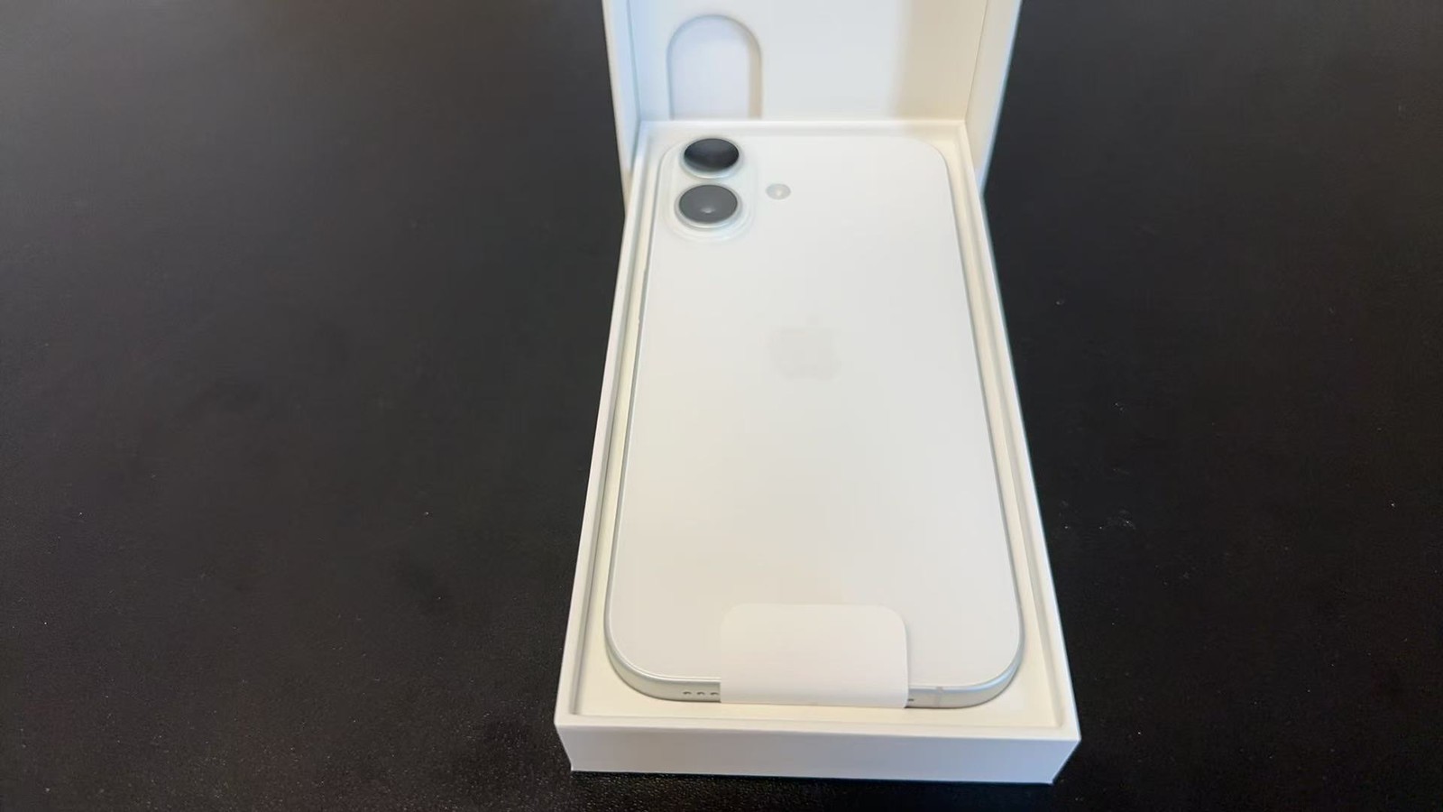 New Open Box Apple iPhone 16 128GB White Unlocked *Never Used* Battery Cycle 0