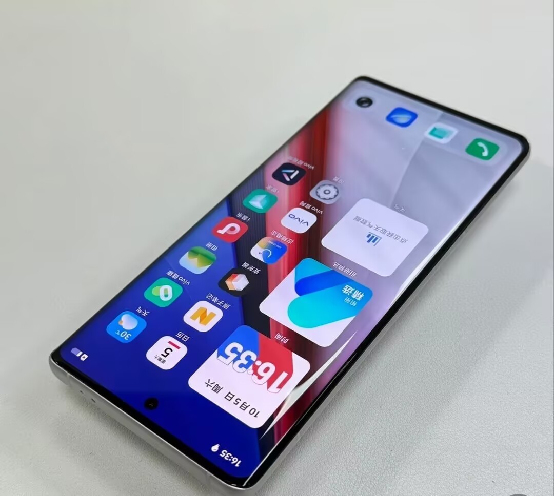 vivo iQOO 11 Pro 5G 6.78″ 50MP Android 13 Snapdragon 8 Gen 2 4700mAh unlocked