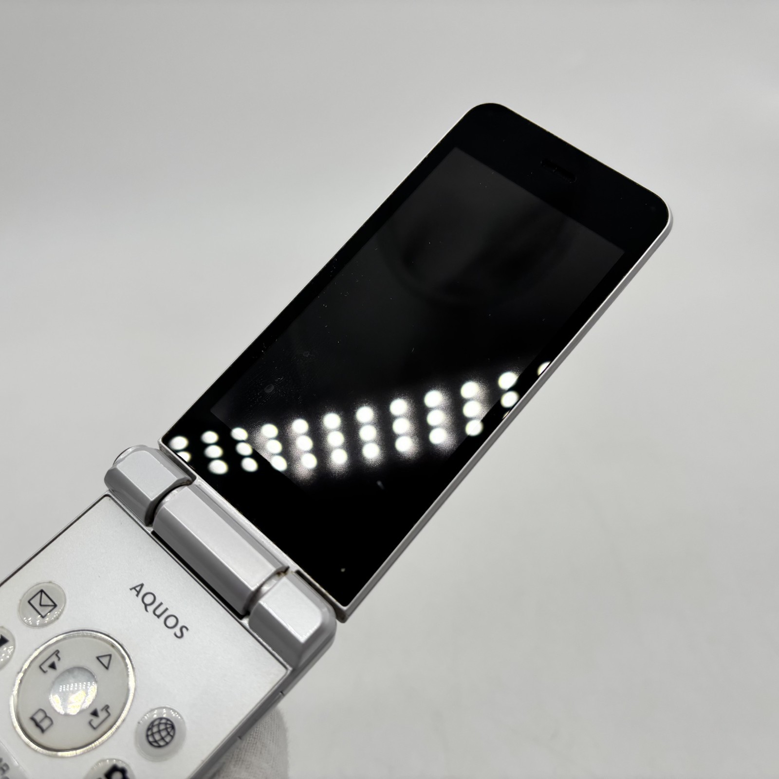 AQUOS SoftBank 601SH Sharp White Japanese Flip Phone Keitai Mobile Japan