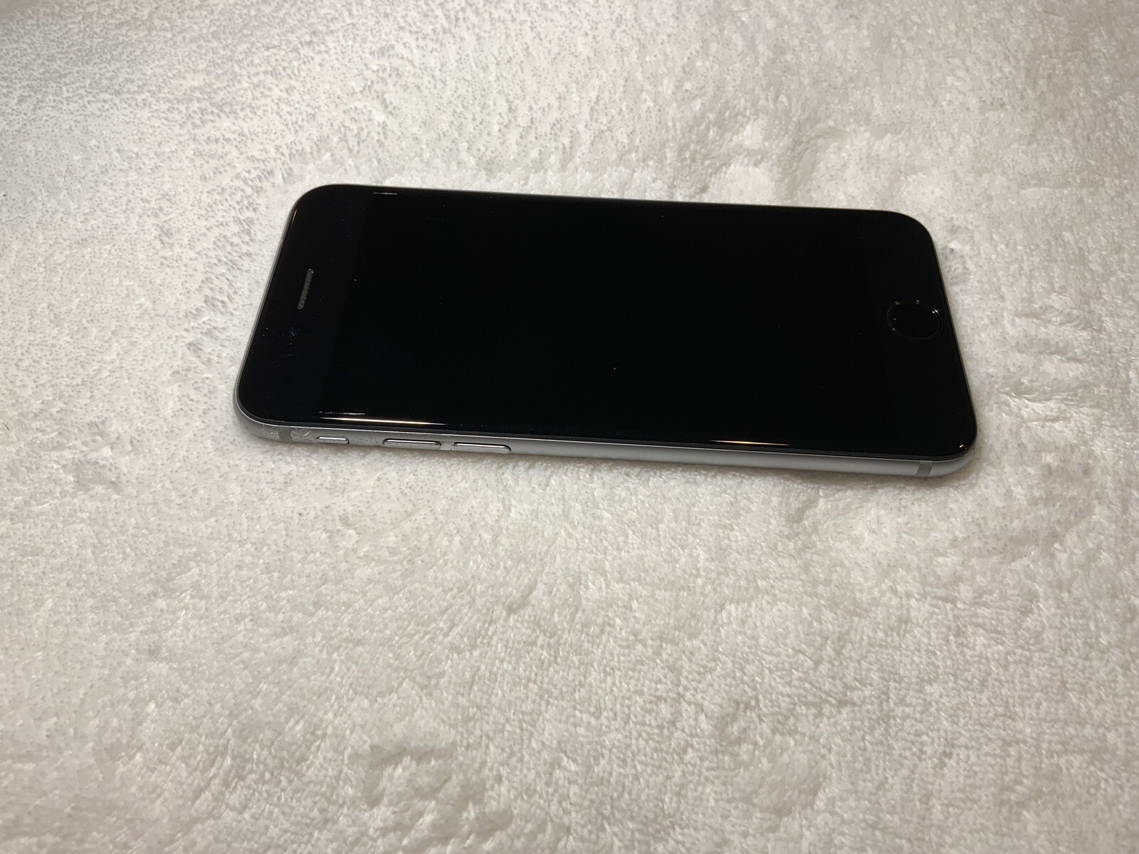 Apple iPhone 6 – 16GB – Space Gray (Unlocked) A1549 (CDMA + GSM)