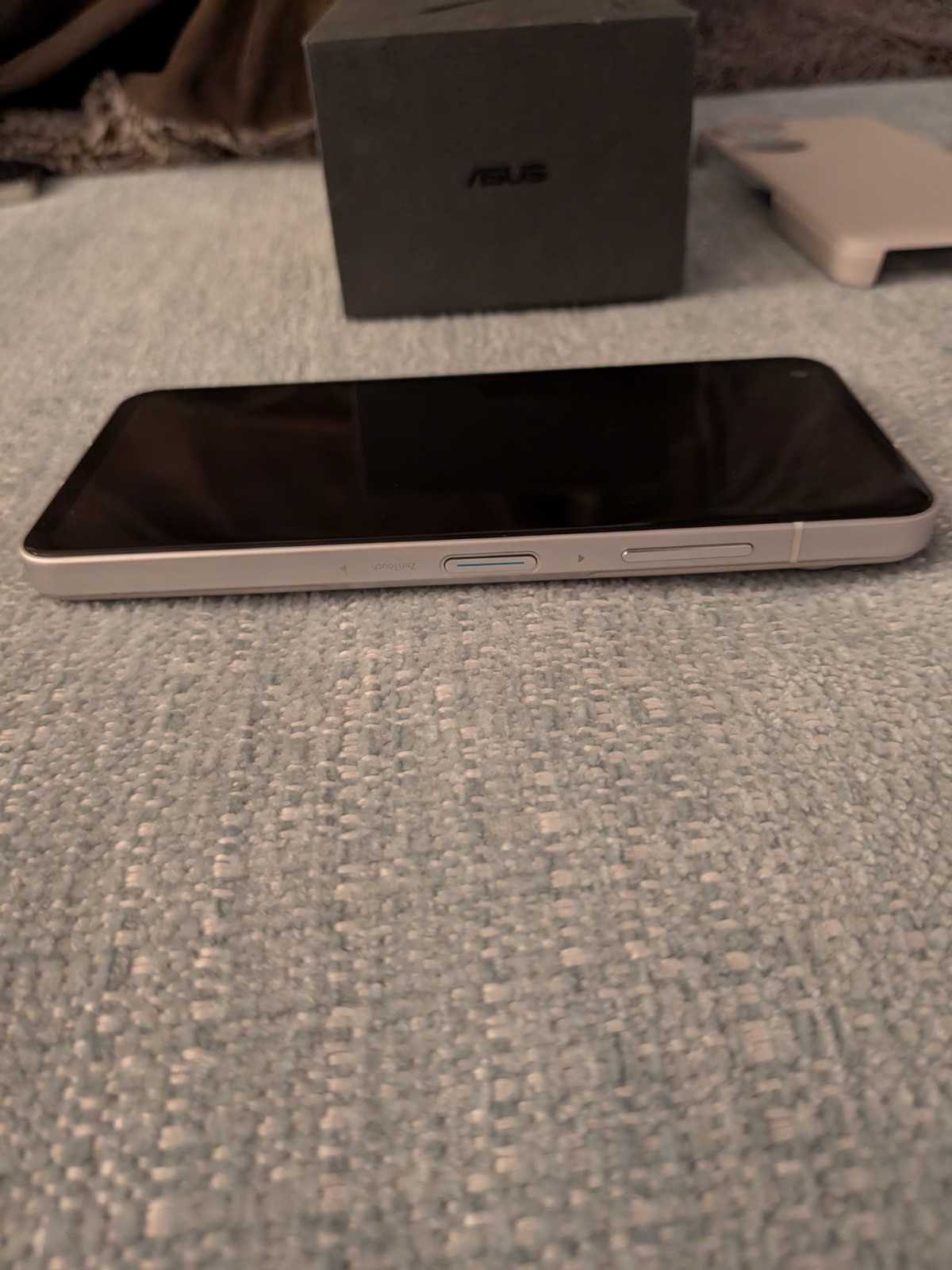 (See Description) ASUS Zenfone 9 – 128 GB – Moonlight White (Unlocked) – AI2202