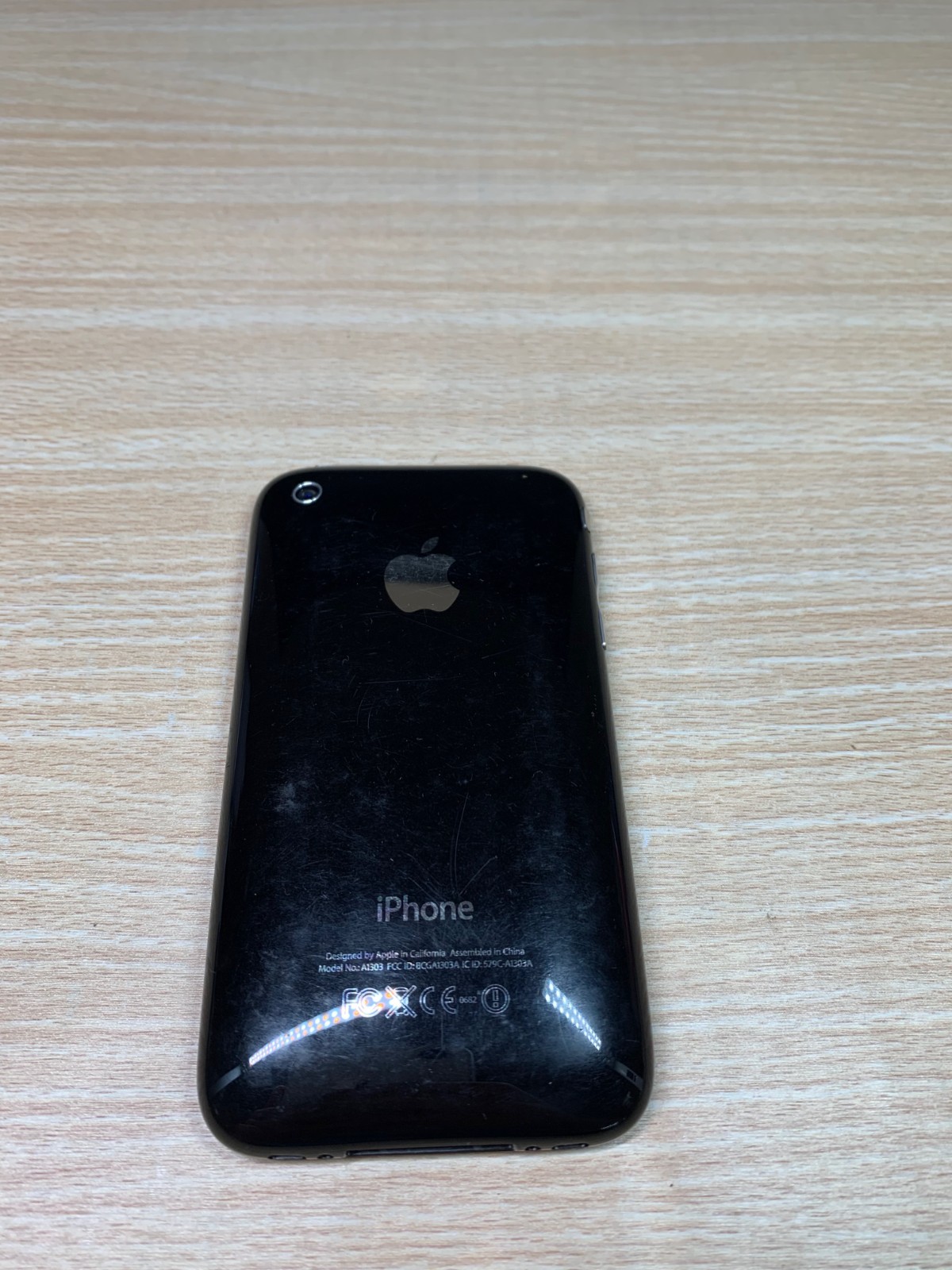 Apple iPhone 3GS – 8GB – Unlocked – Black A1303 NO SIM