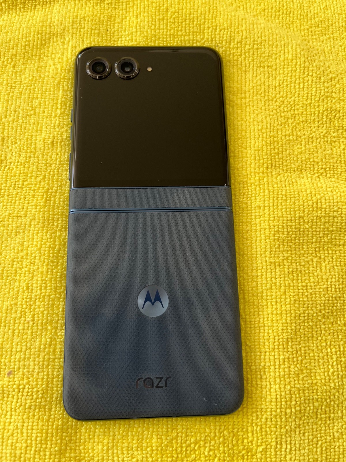 2025 Motorola Razr Blue 256GB Unlocked 9/10 Condition
