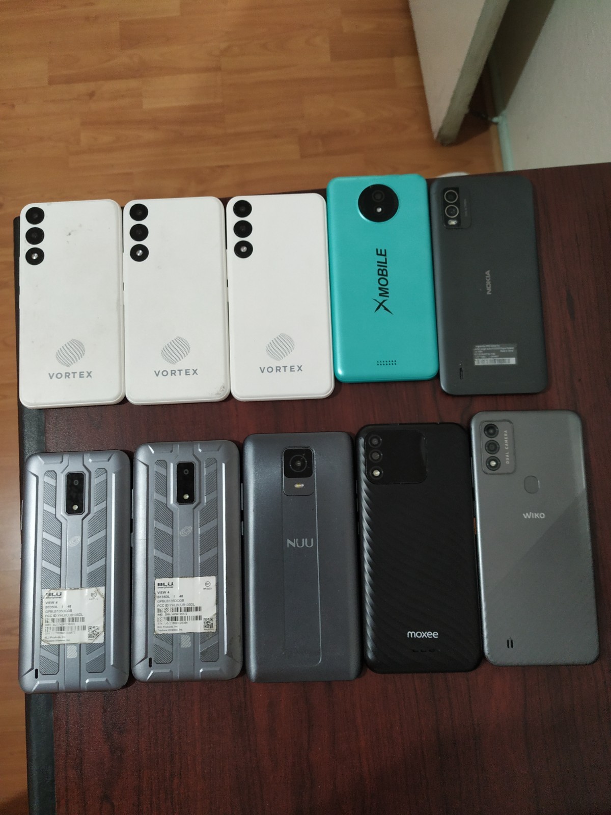 Lot of 10 Mixed Brand VORTEX C24 / WIKO / BLU/NUU /and other Smartphone For part