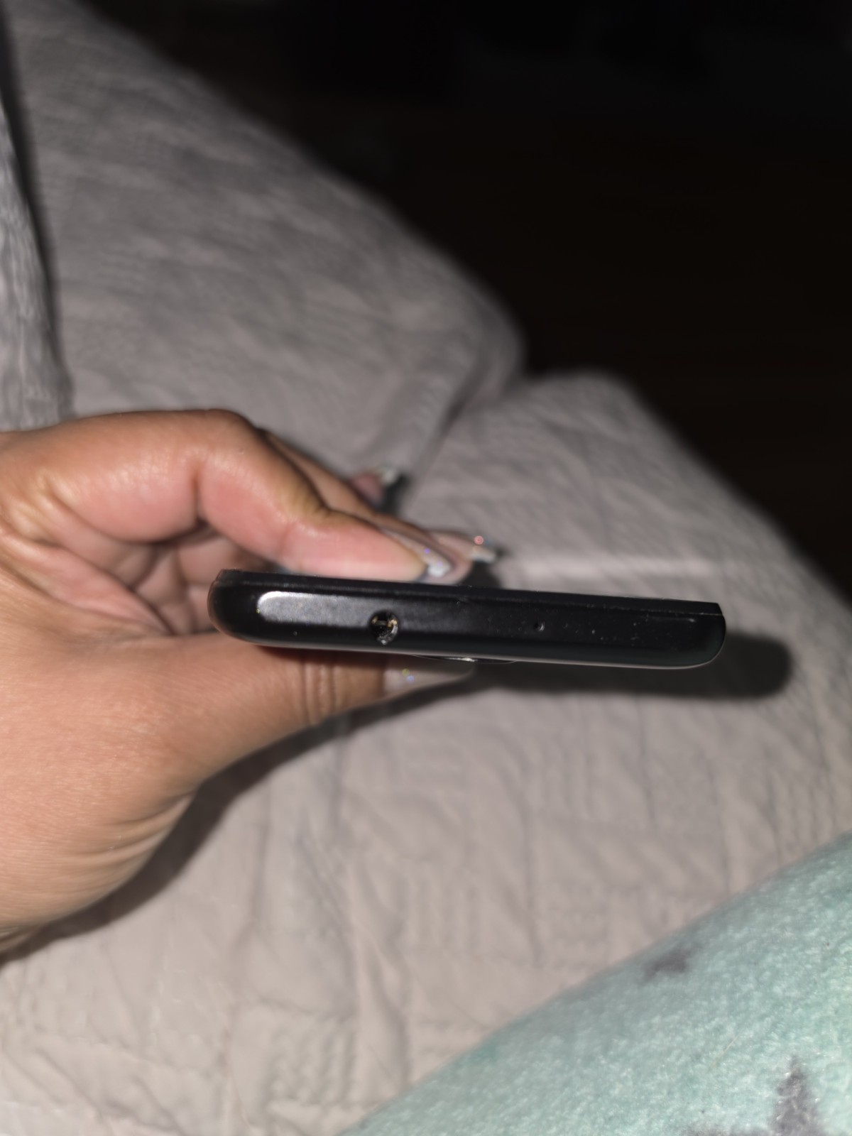 Assurance Wireless Smartphone – FOR PARTS / NOT WORKING – Stuck on Blue Screen