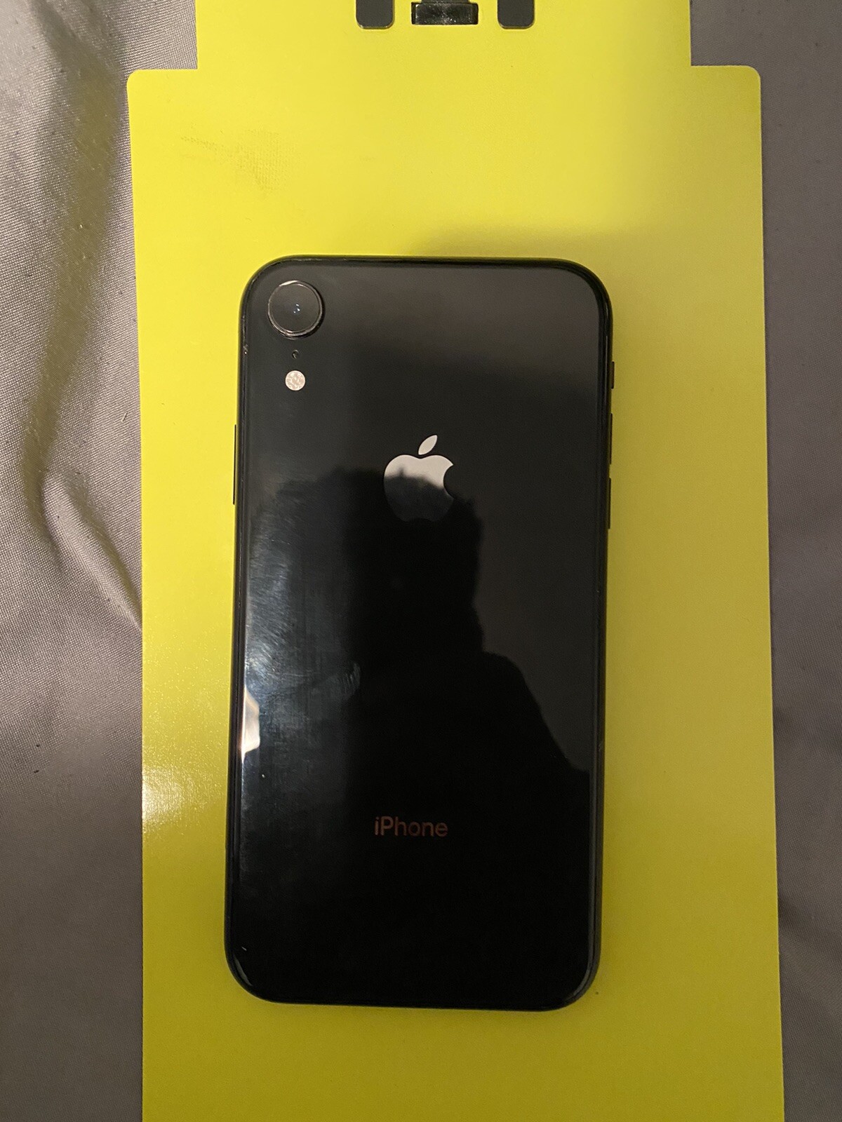 Apple iPhone XR – 64GB – Black (Unlocked) A1984 (CDMA + GSM)