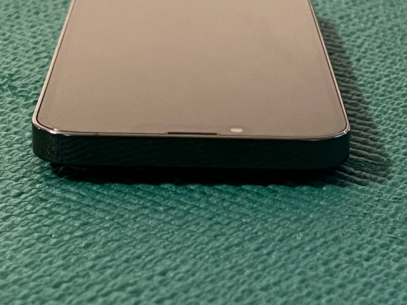 Apple iPhone 13 Pro – 256GB – Alpine Green (Unlocked) A2484 (CDMA + GSM)