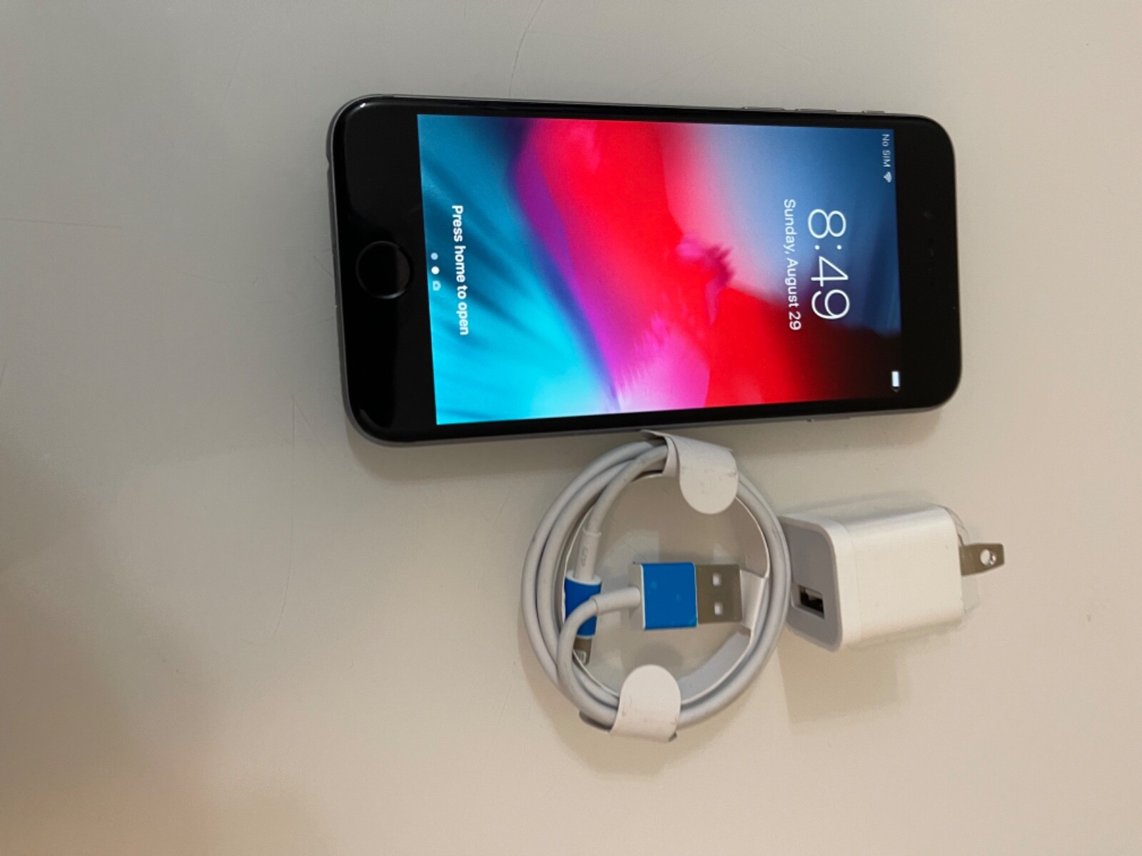 Apple iPhone 6s – 16GB – Space Gray (Unlocked) A1688 (CDMA + GSM) (CA)
