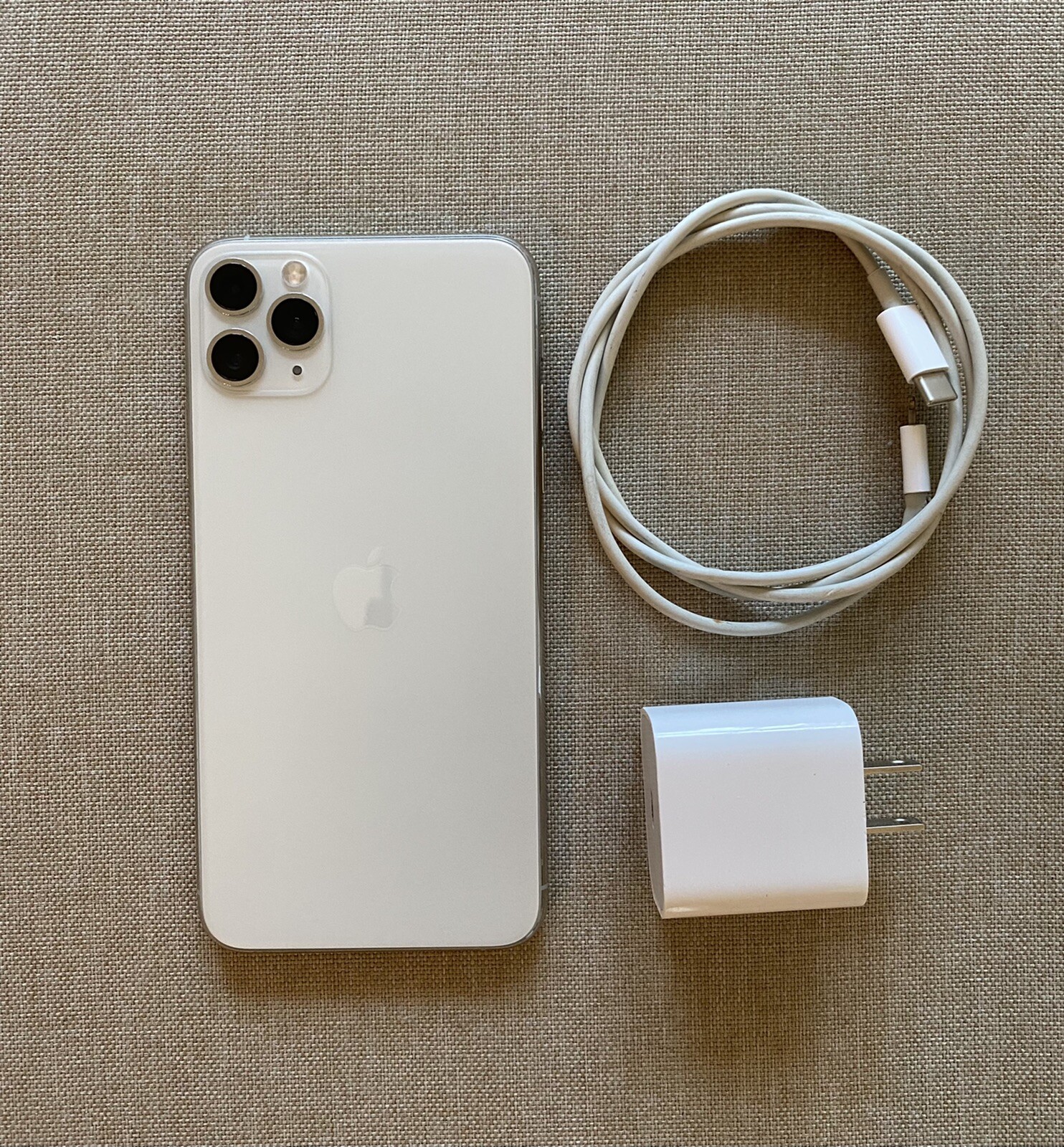 Apple iPhone 11 Pro Max – 64GB – Silver (Unlocked) A2161 (CDMA + GSM)