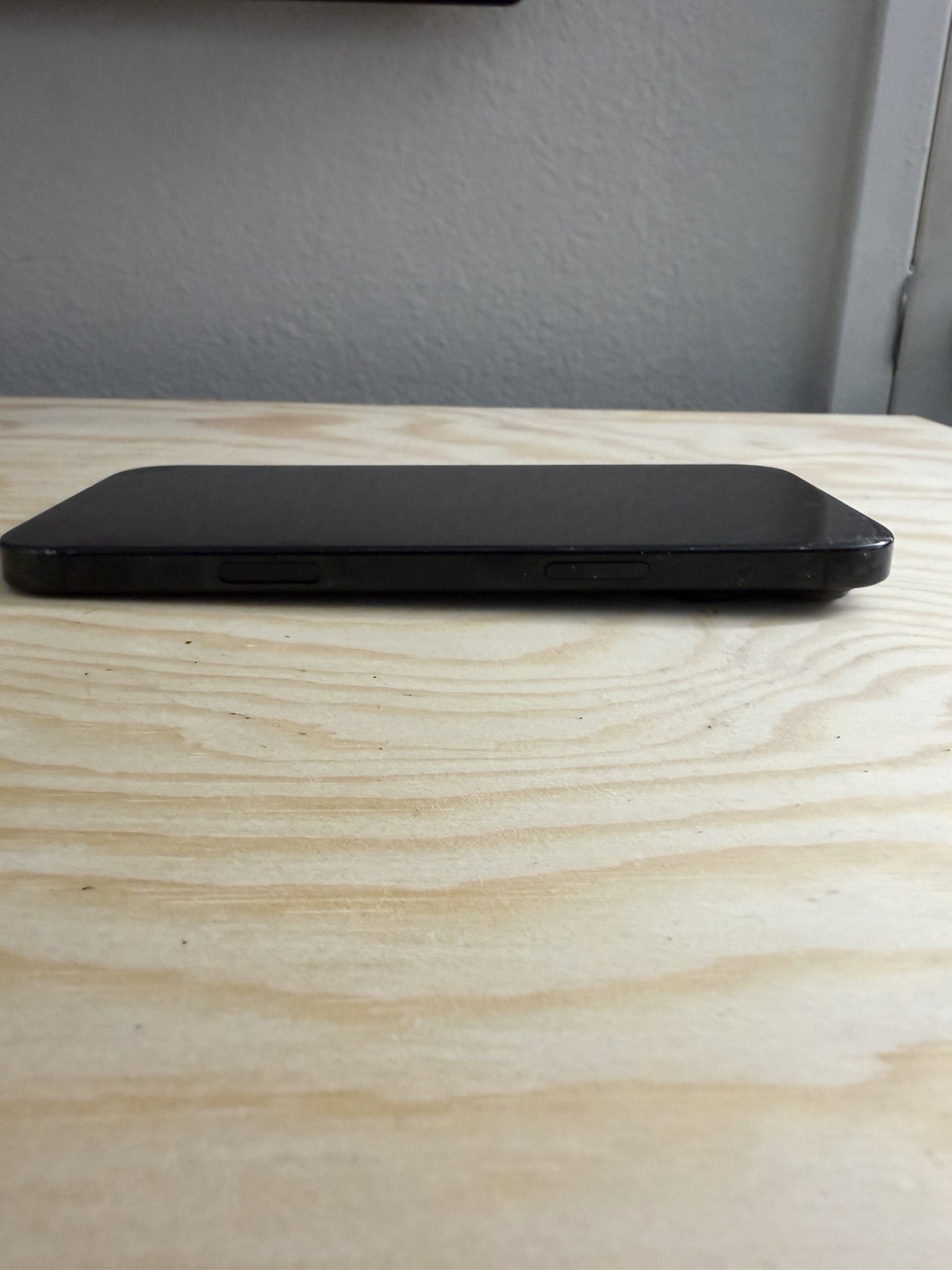 Apple iPhone 16 Pro Max Black Titanium, 256GB, Unlocked – Screen Crack