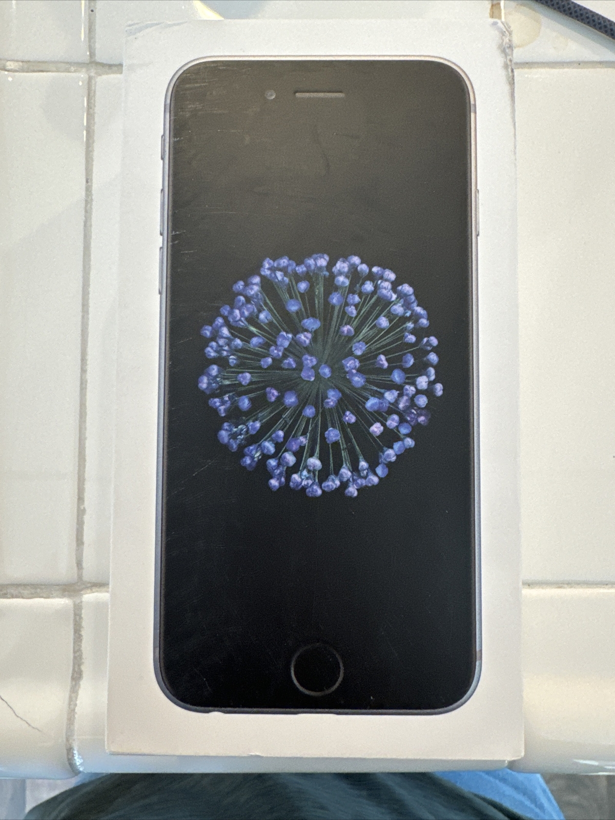 Apple iPhone 6 – 16GB – Space Gray (Unlocked) A1549 (CDMA + GSM)