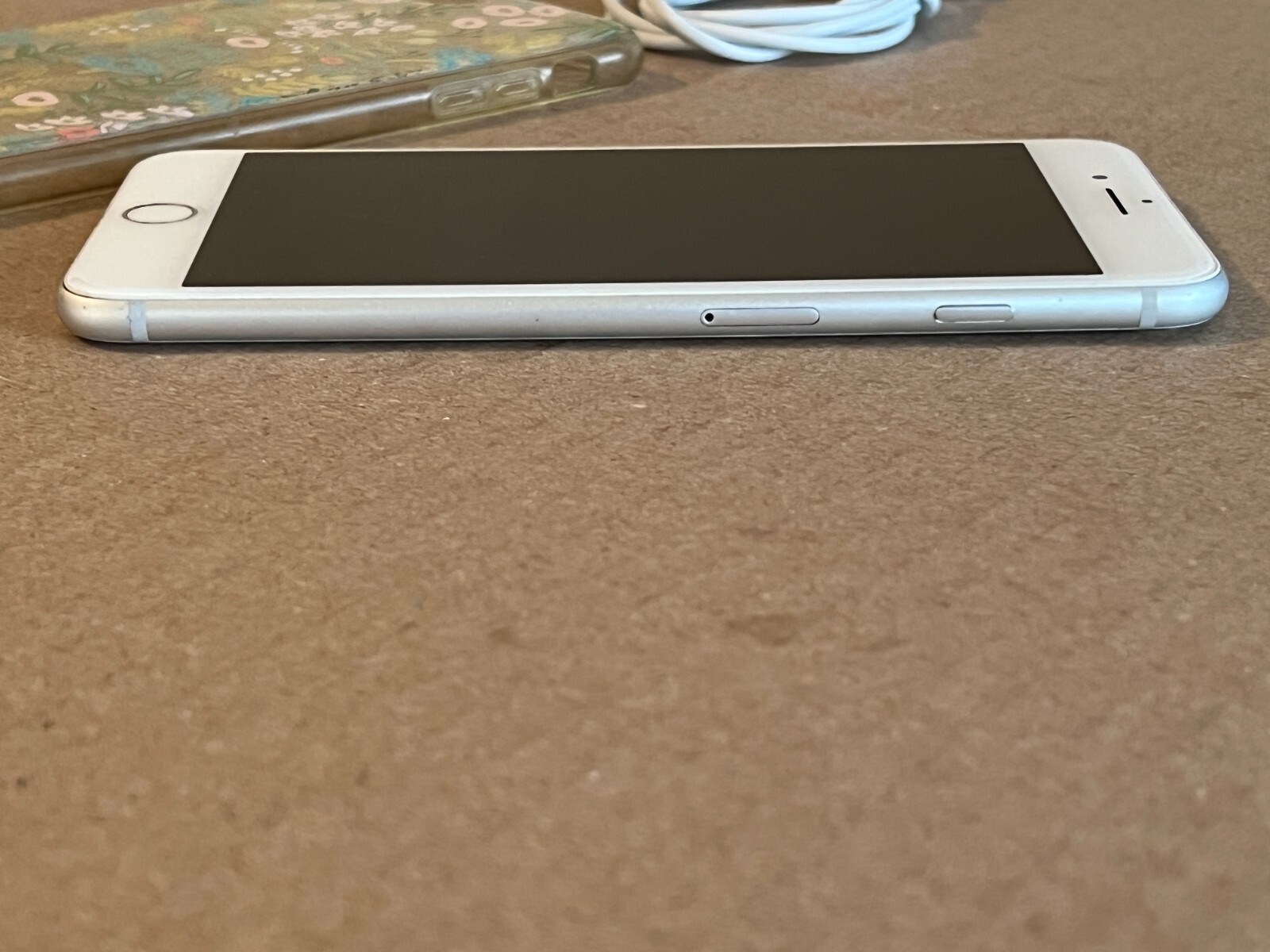 Apple iPhone 8 plus 64GB silver Unlocked Smartphone (A1897) (GSM) Read