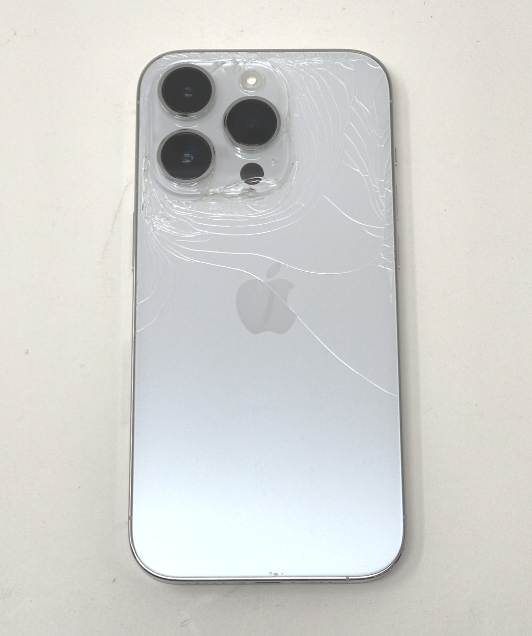 Apple iPhone 14 Pro – 128GB – Silver (Unlocked) A2650 MQ003LL/A Poor Used