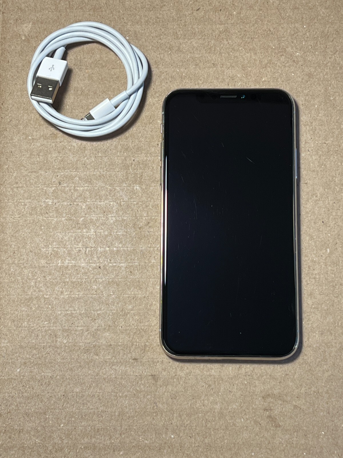 Apple iPhone X – 64GB – Silver (Unlocked) A1865 (CDMA + GSM)