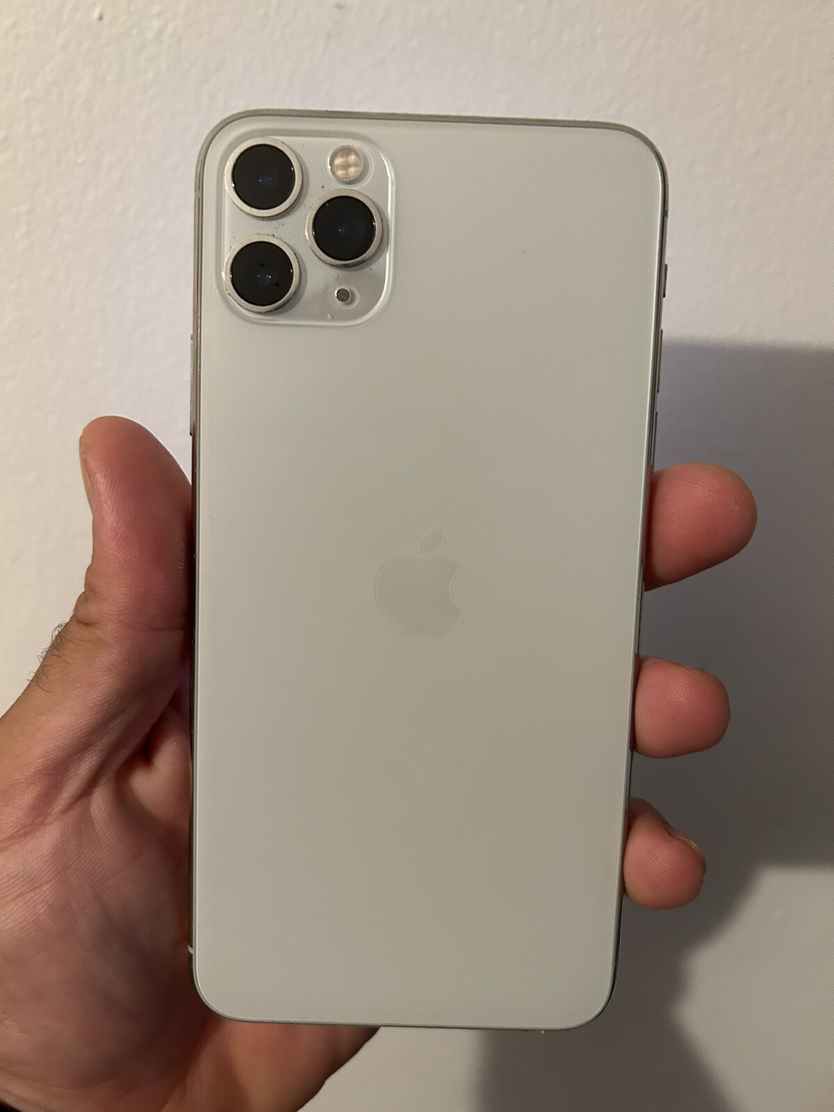 Apple iPhone 11 Pro Max – 256GB – White (AT&T)(Libertyy) A2161 (CDMA + GSM)