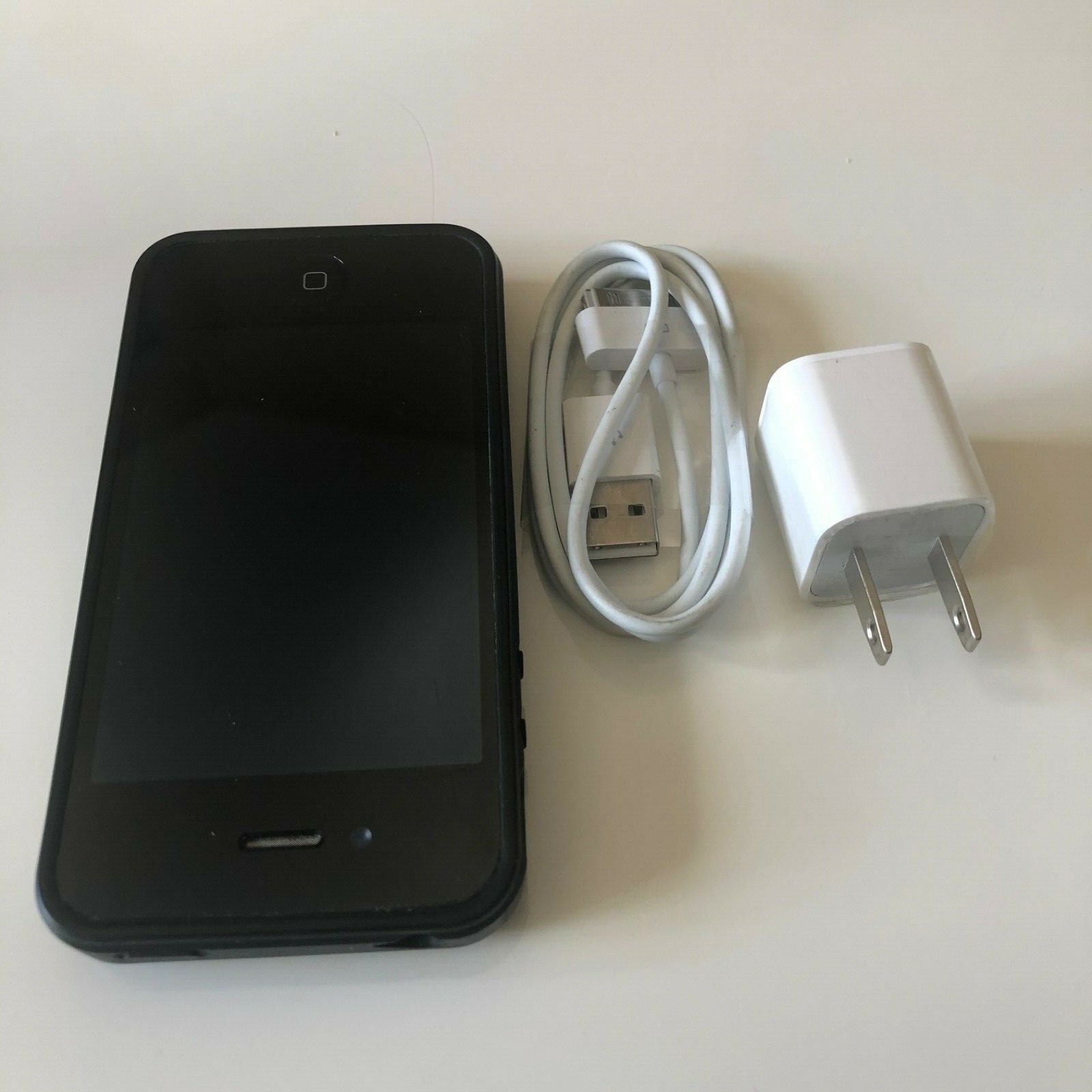 Apple iPhone 4s – 16GB – Black (Unlocked) A1387 (CDMA + GSM)-Grade C