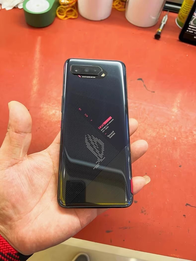 Original 95% N ew ASUS ROG Phone 5s 8GB RAM+128GB ROM UNLOCKED Snapdragon 888