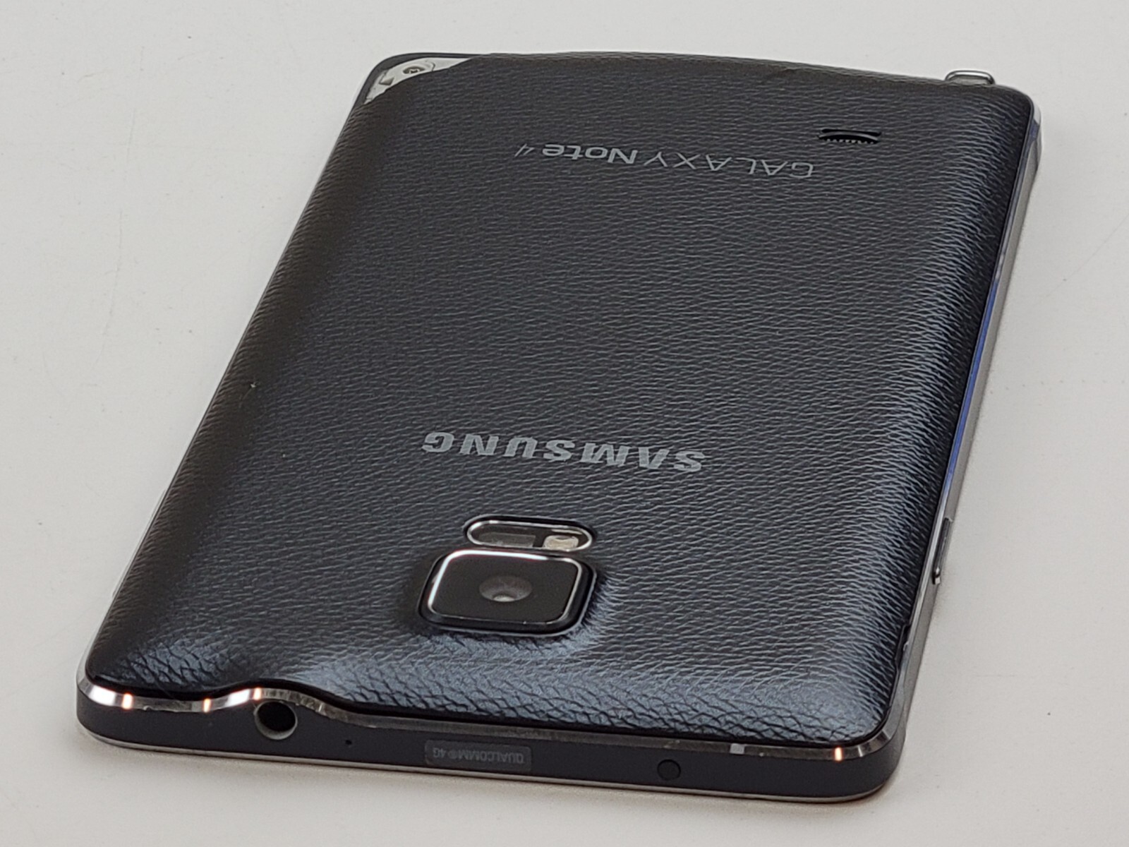 Samsung Galaxy Note 4 (SM-N910A) 32GB (AT&T) – *HEAVY BURN* – Clean IMEI – J9731