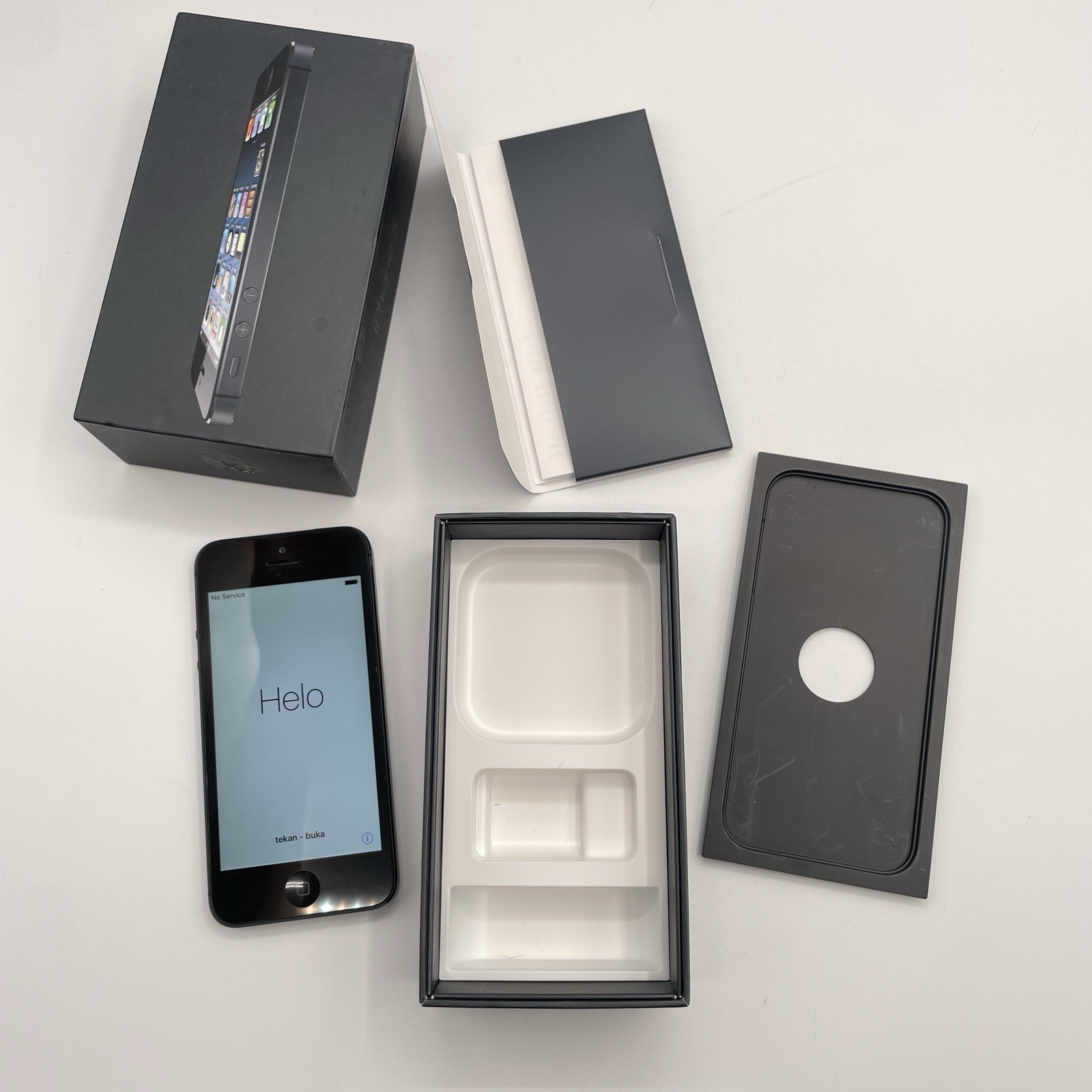 Apple iPhone 5 A1429 – 16GB Black w/Box Verizon (Factory Reset) PARTS ONLY