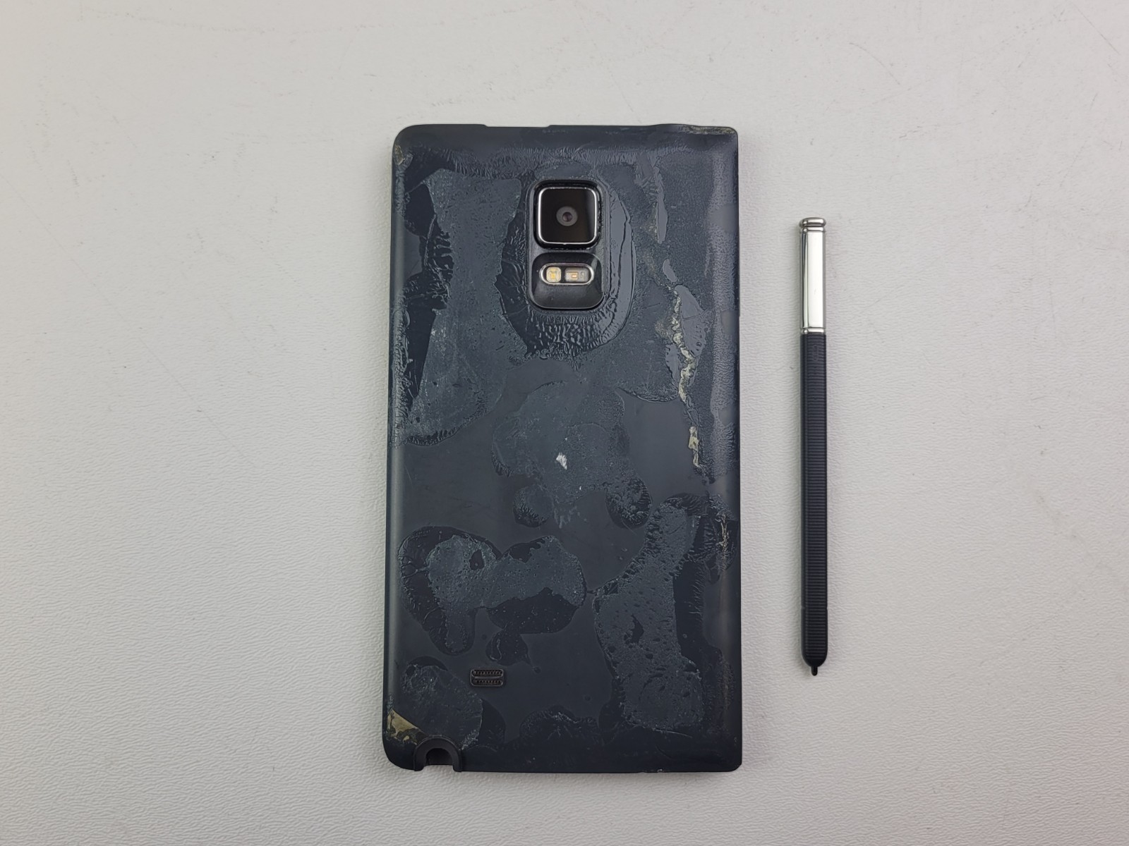 Samsung Galaxy Note Edge (SM-G915A) 32GB – Black (AT&T) – Clean IMEI – H5872