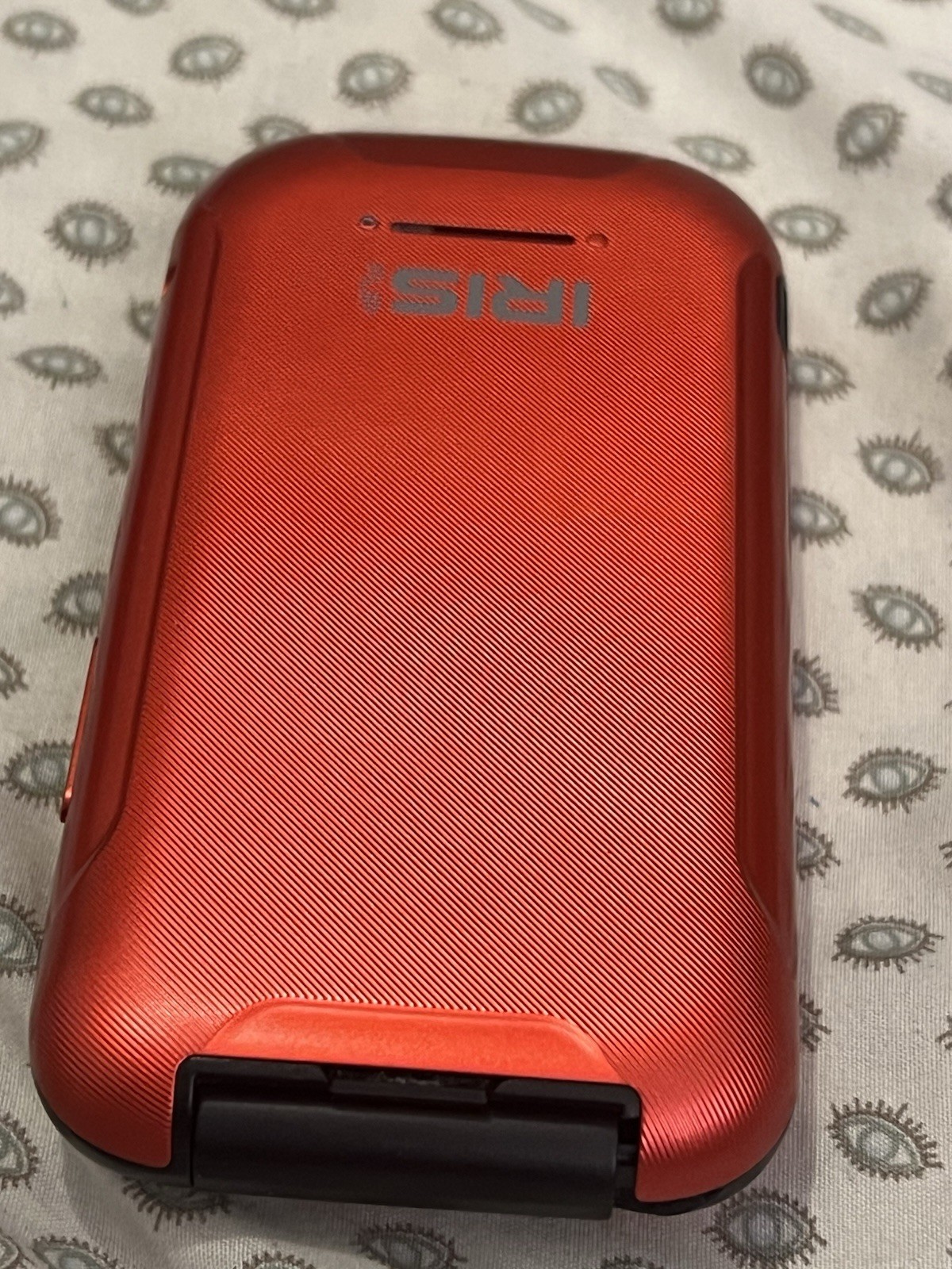 Iris Consumer Cellular eSim Flip Phone 8 Gig 5.0MP Camera 4G LTE