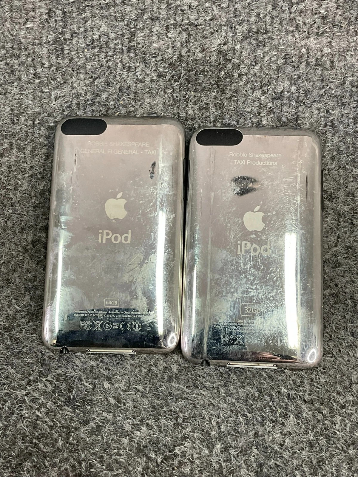 Apple iPod A1318 64GB 3rd Gen & iPhone 4S Combo Pack Used