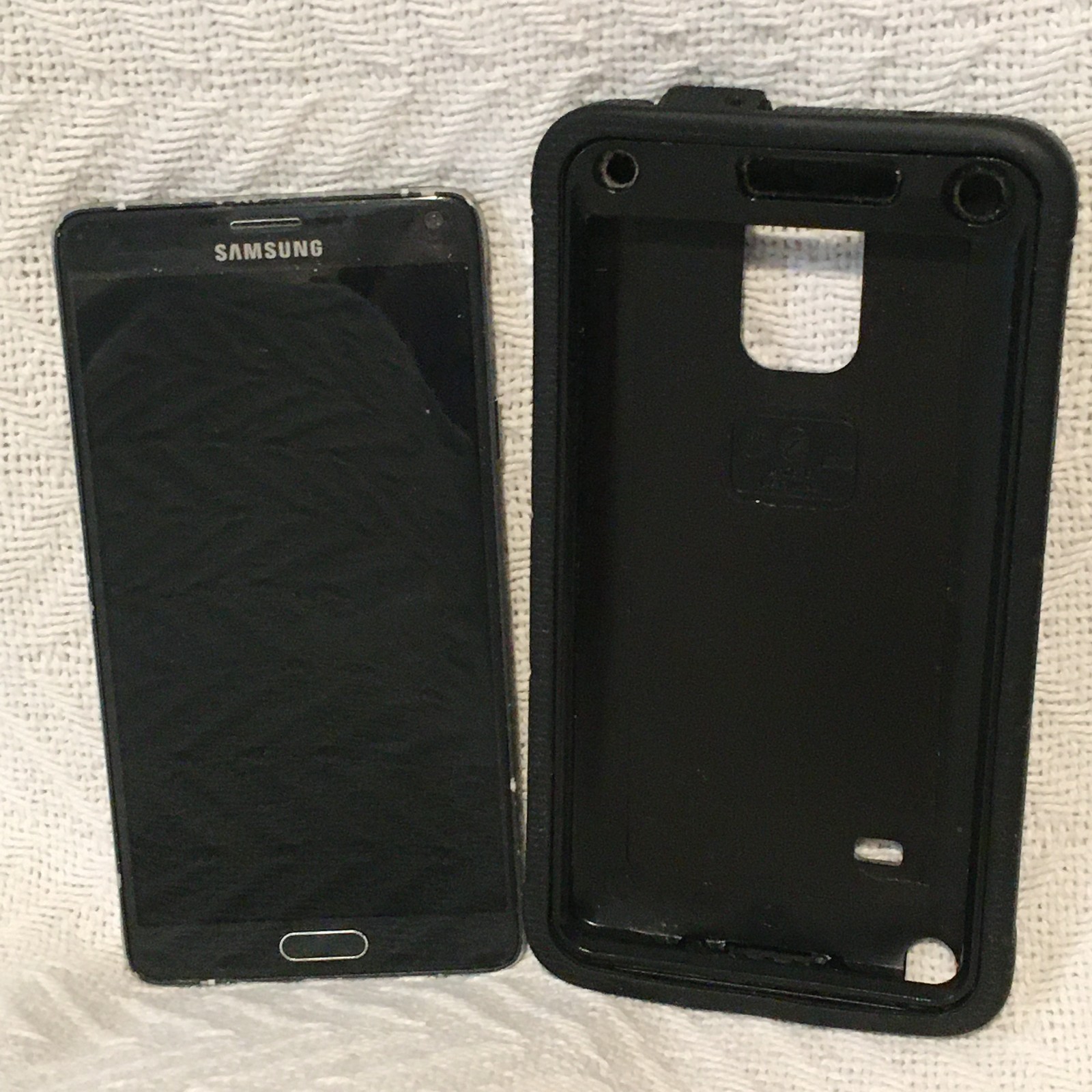 Samsung Galaxy Note 4 – 32 GB – Charcoal Black (Verizon) – SM-N910V *FOR PARTS*