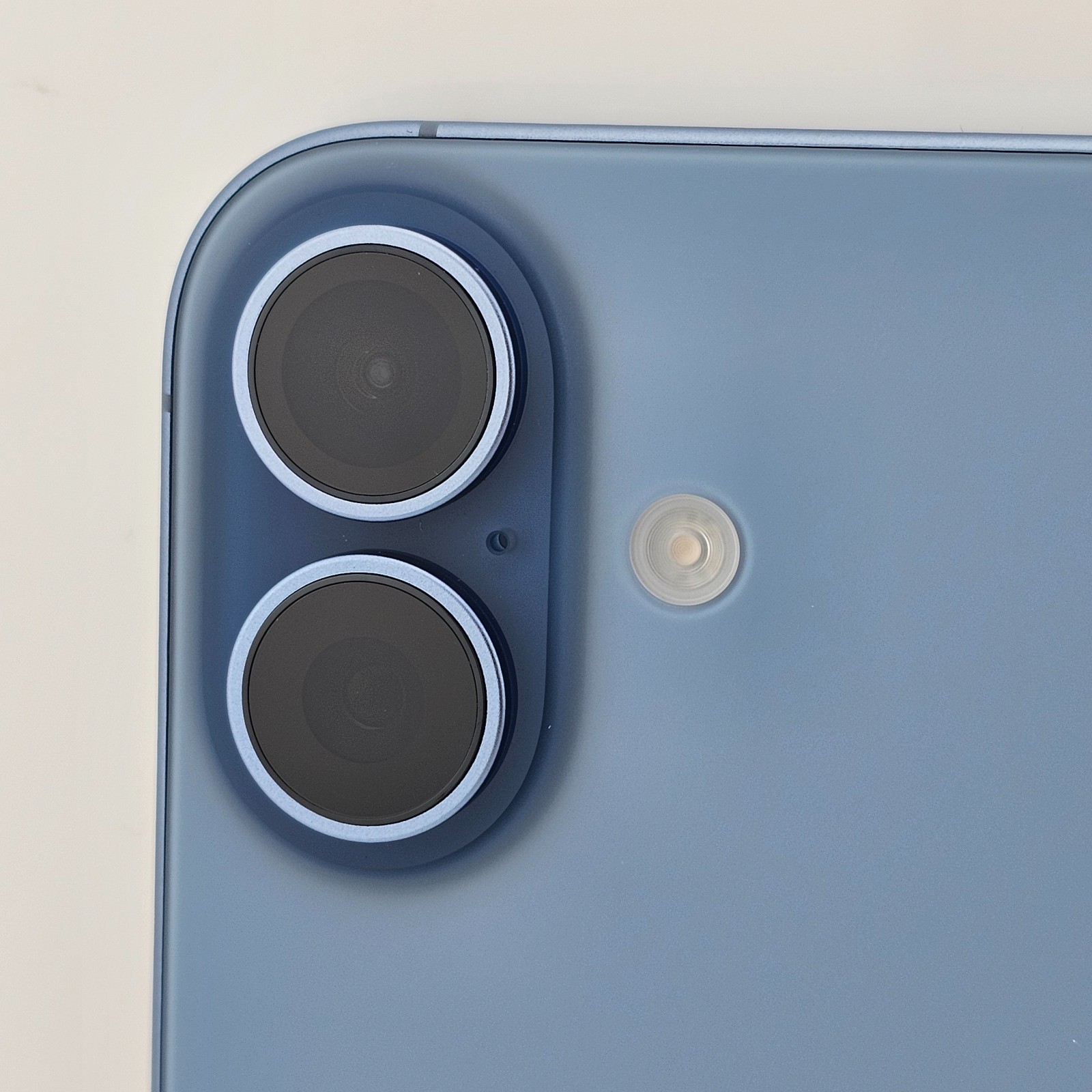 Apple iPhone 17 – eSIM A3258 – Verizon – 128GB Mist Blue – *Works: 78% Battery*