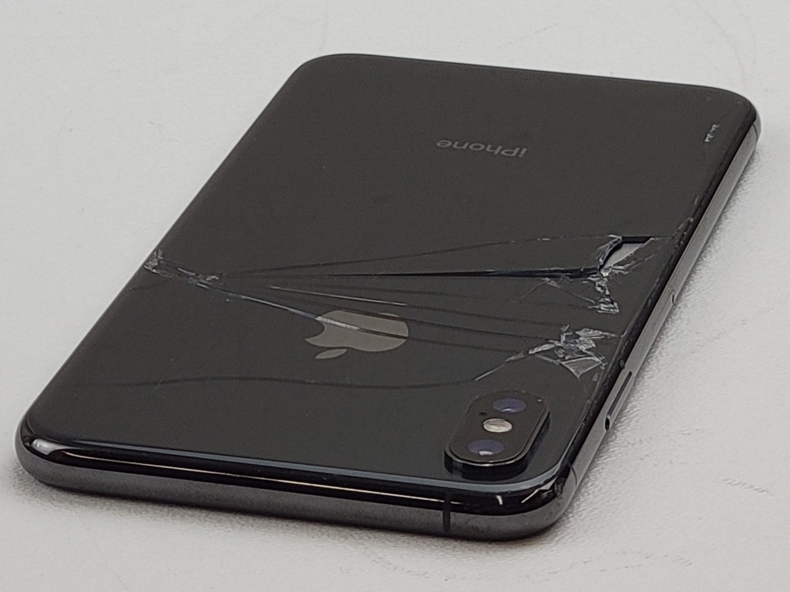 Apple iPhone XS Max (A1921) 64GB – Gray (AT&T) – *DAMAGED* – Clean IMEI – H4334