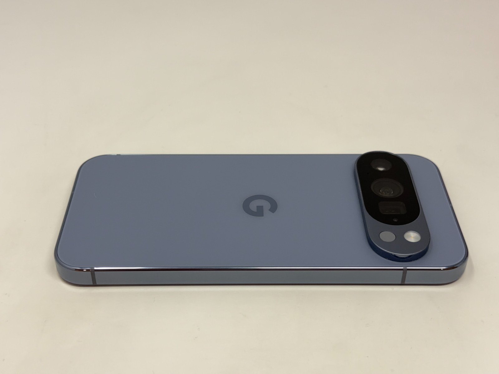 Google Pixel 10 Pro (GEHN3) – 256GB Unlocked Moonstone – 100% Battery – Warranty