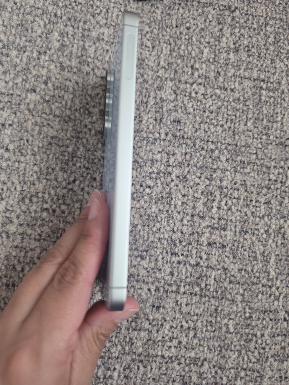 Samsung Galaxy S24 FE 128GB (Xfinity Locked) – For Parts or Wi-Fi Use Only