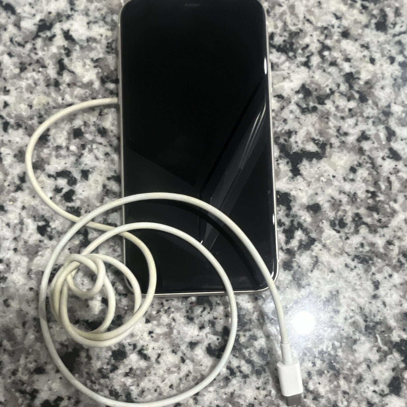 Used Apple iPhone 11 64GB White Unlocked iOS 6.1in 12MP Perfect Screen READ DESC