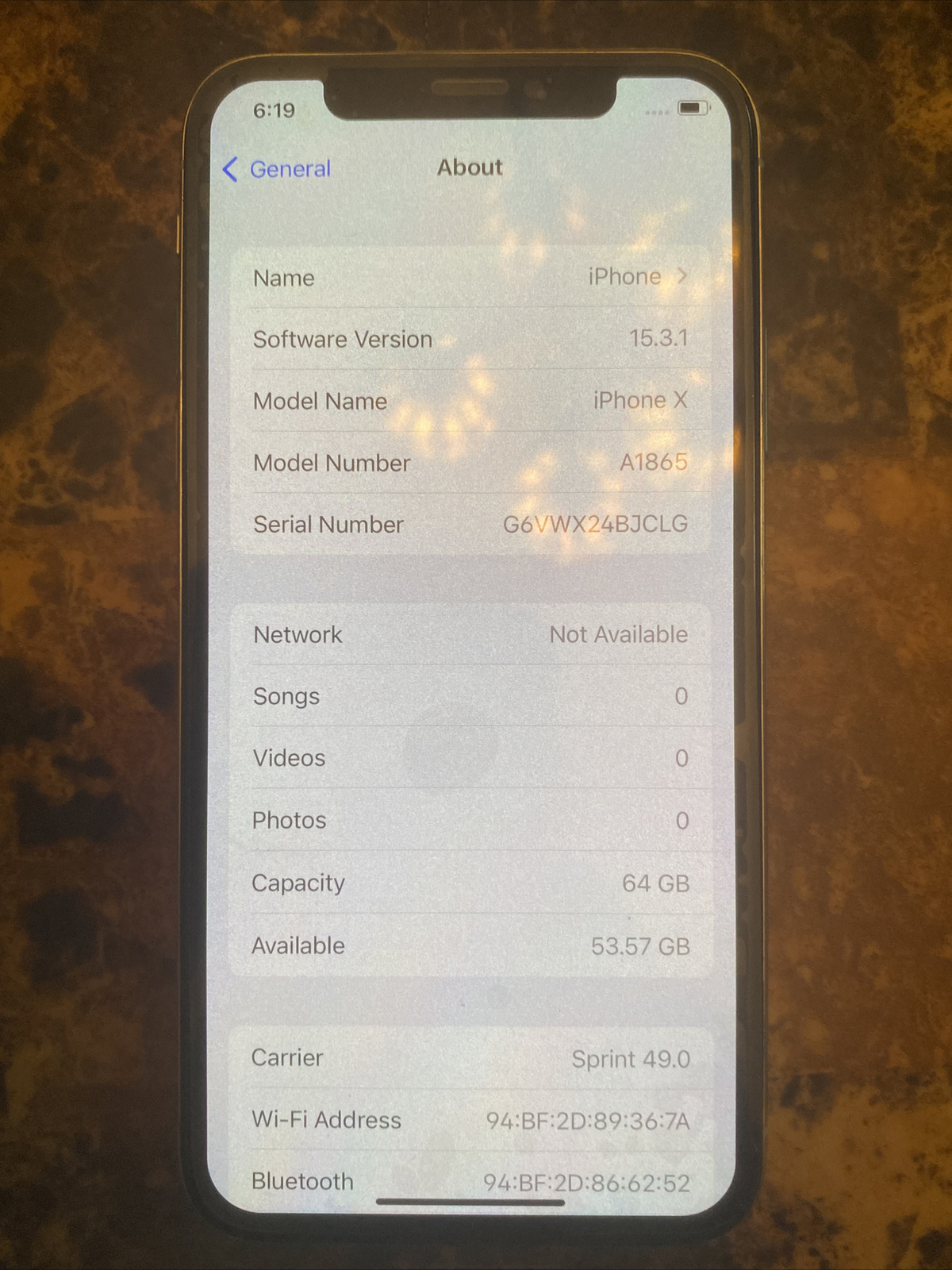 Apple iPhone X – 64GB – Silver (Unlocked) A1865 (CDMA + GSM)