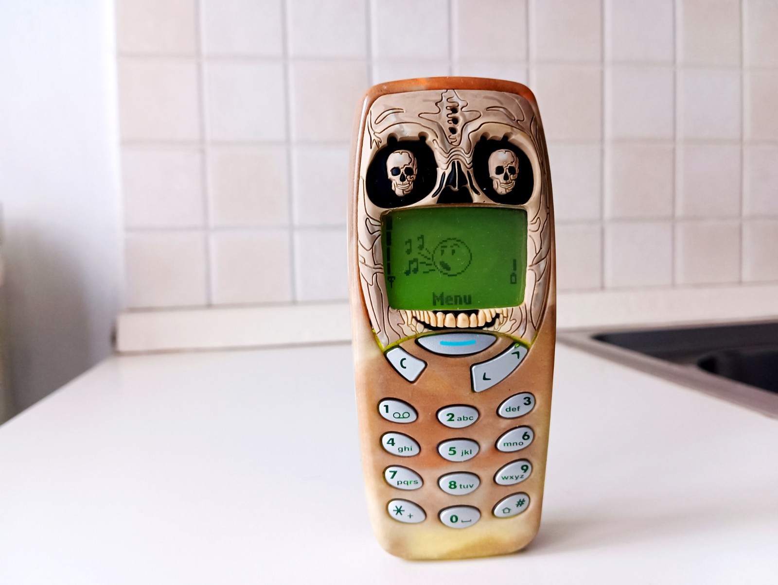 Nokia 3310 VERY RARE SKELETOR Cover + New Battery + Charger – Works