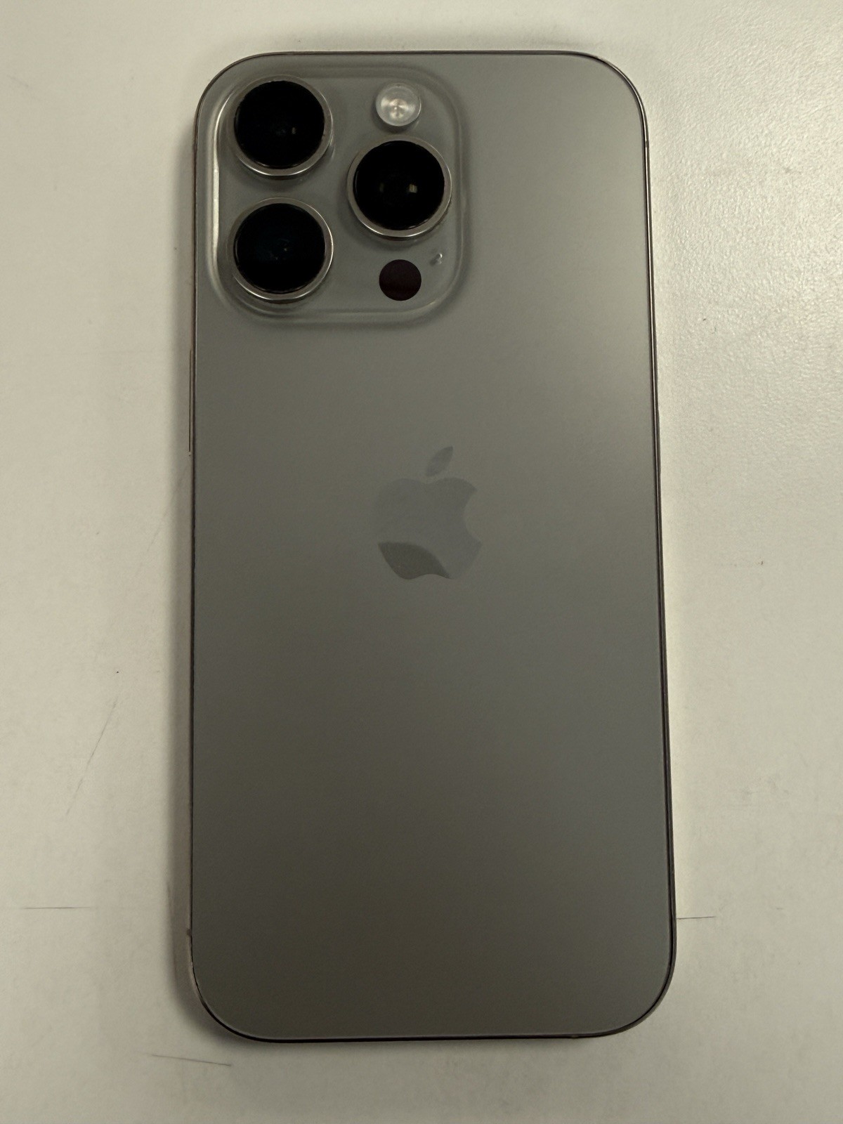 Apple iPhone 16 Pro – 256 GB – Natural Titanium (Unlocked) GOOD