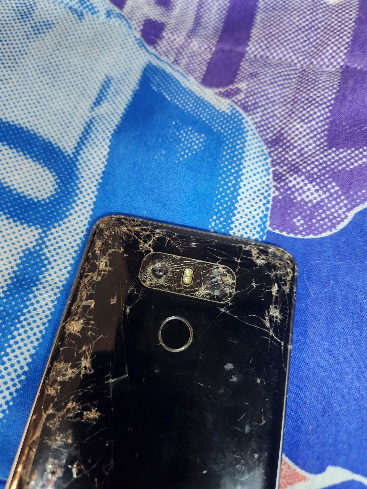 LG G6 Parts Phone, Cracked Unsure Of Carrier Or Specs Priced Cheap