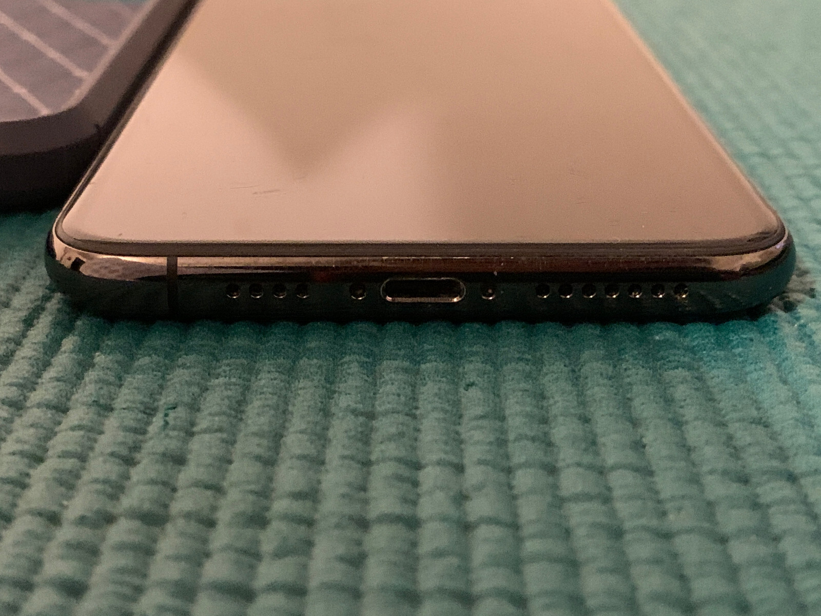 Apple iPhone 11 Pro Max- 64GB – Space Gray (Unlocked) A2161 (CDMA + GSM) Read
