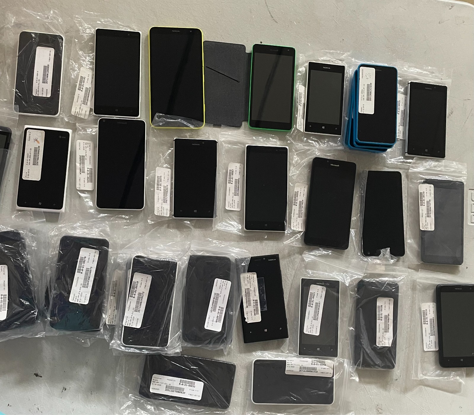 Lot of 37 : Unknown Carrier Nokia /Microsoft More Read description & View pics#