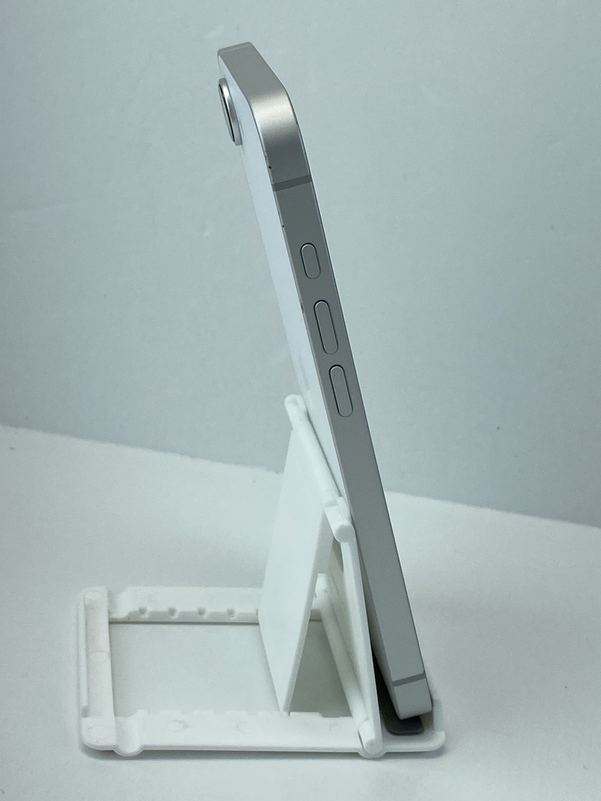 Apple iPhone 17e A3575 256GB White Warranty 100% battery health Unlocked phone