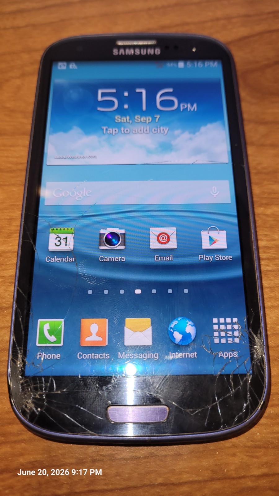 Samsung Galaxy S III (SPH-L710) Sprint, Black, 16GB, Works, Cracked Screen