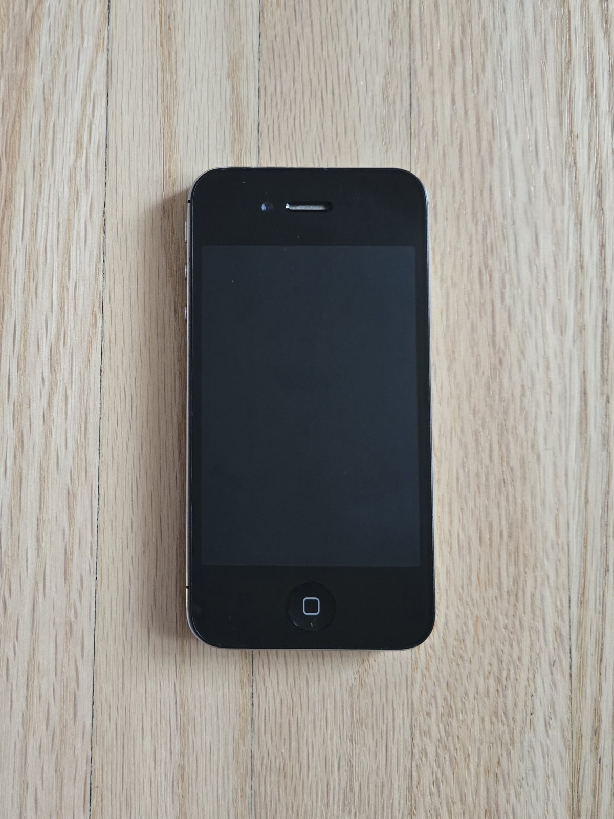 Apple iPhone 4 16GB Black A1332 | iOS 7.1.2 | Good | No Service | Device Only