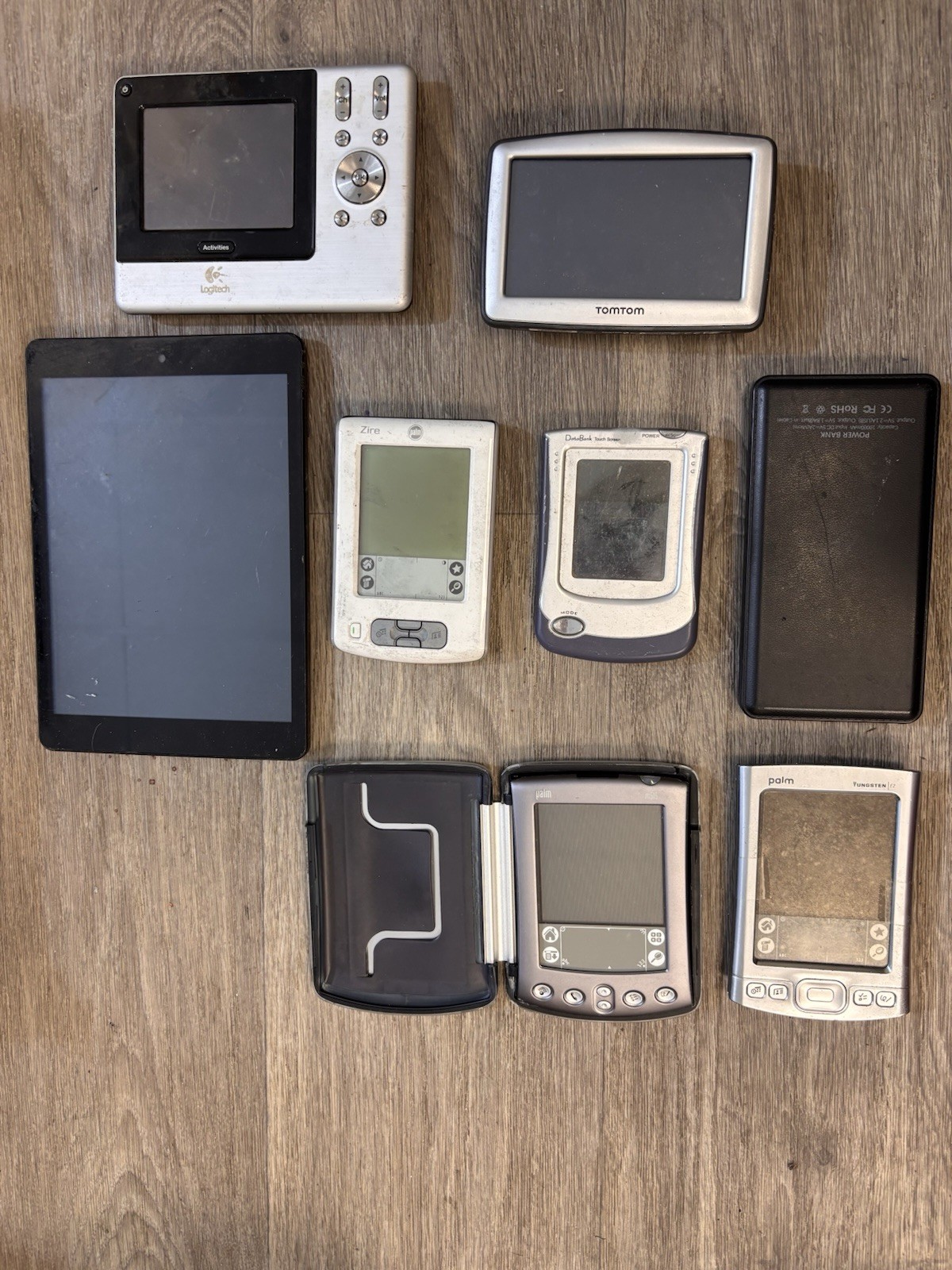 Lot of Mixed Electronics For Scrap, Parts or Gold Recovery (8)
