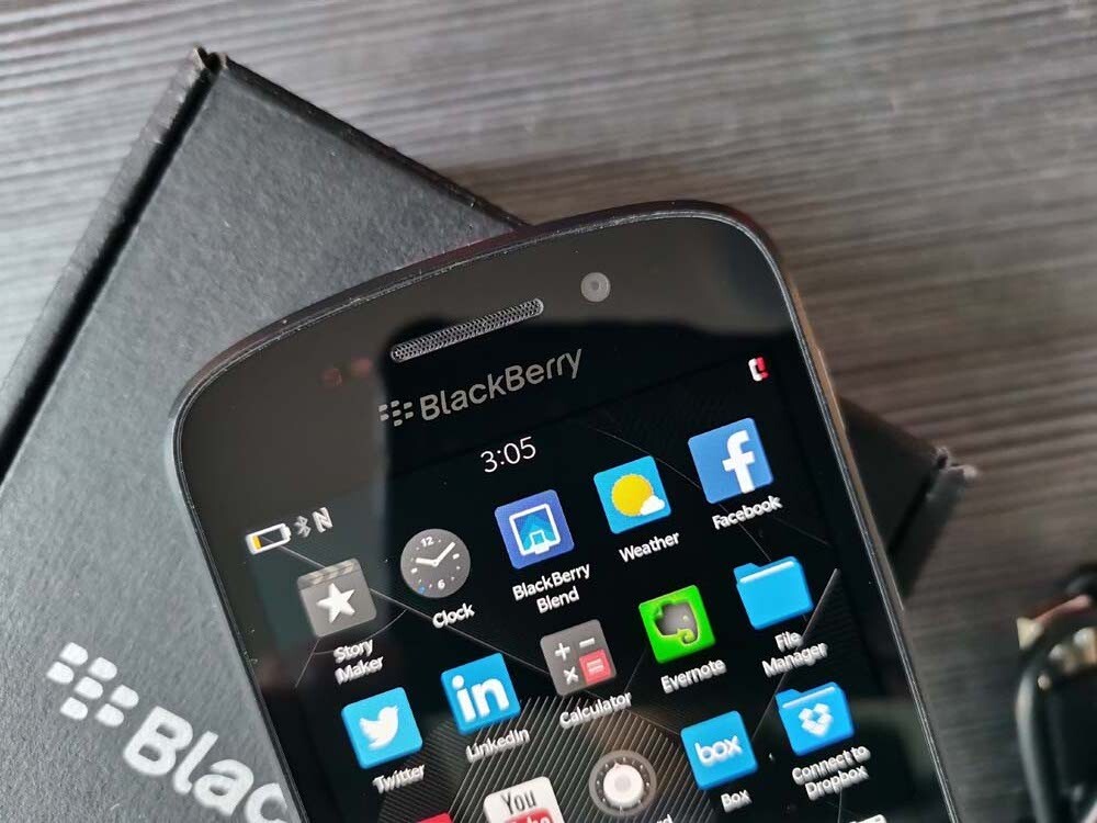 Blackberry Q10 Smartphone Dual Core 8MP GPS WiFi Bluetooth 4G (Verizon Wireless)