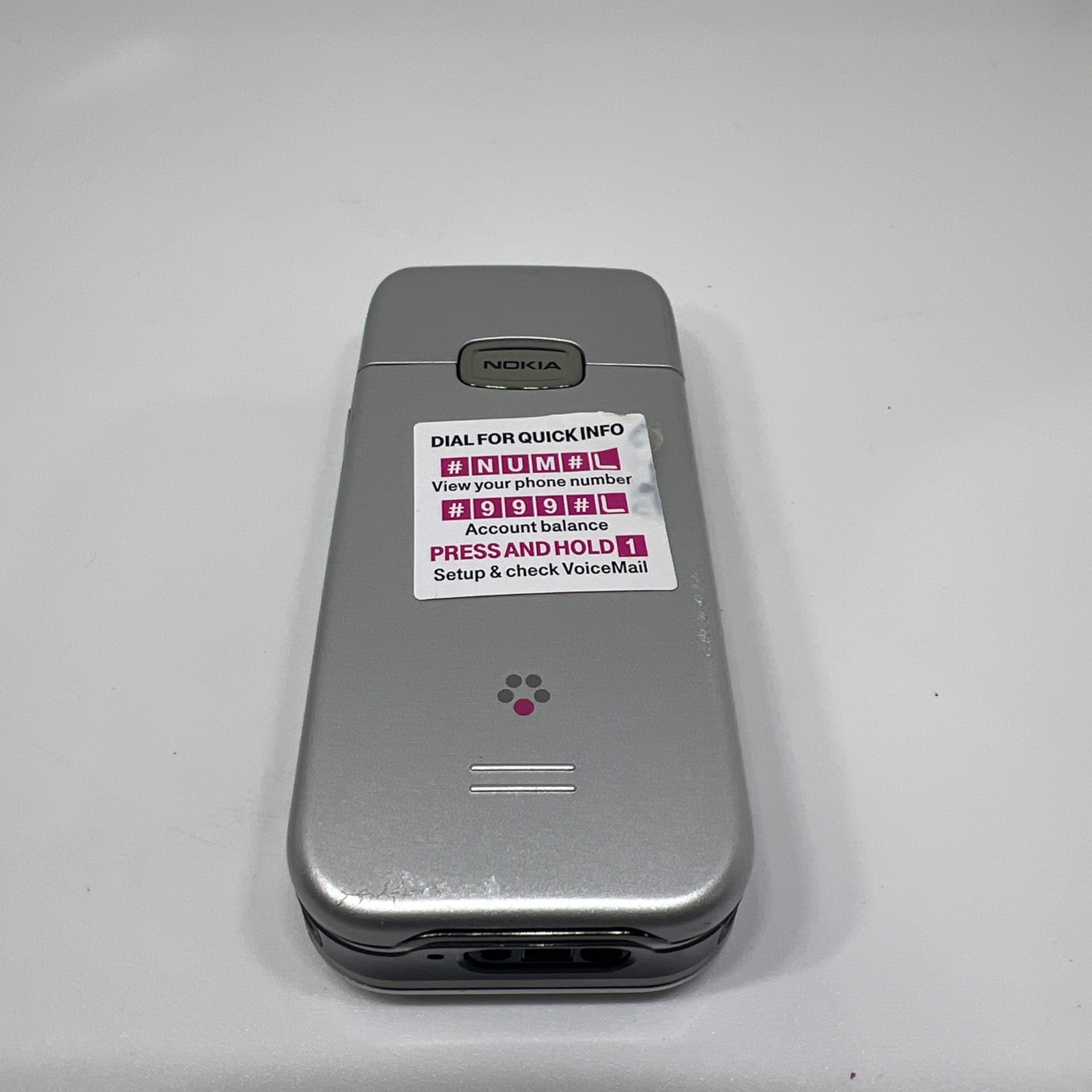 Nokia 6030 / 6030b – Silver and Gray Cellular Phone (C7B2)