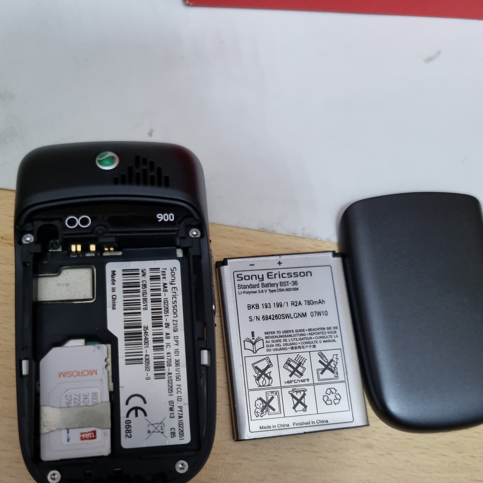 Sony Ericsson Z310i – Black New Old Stock Unlocked