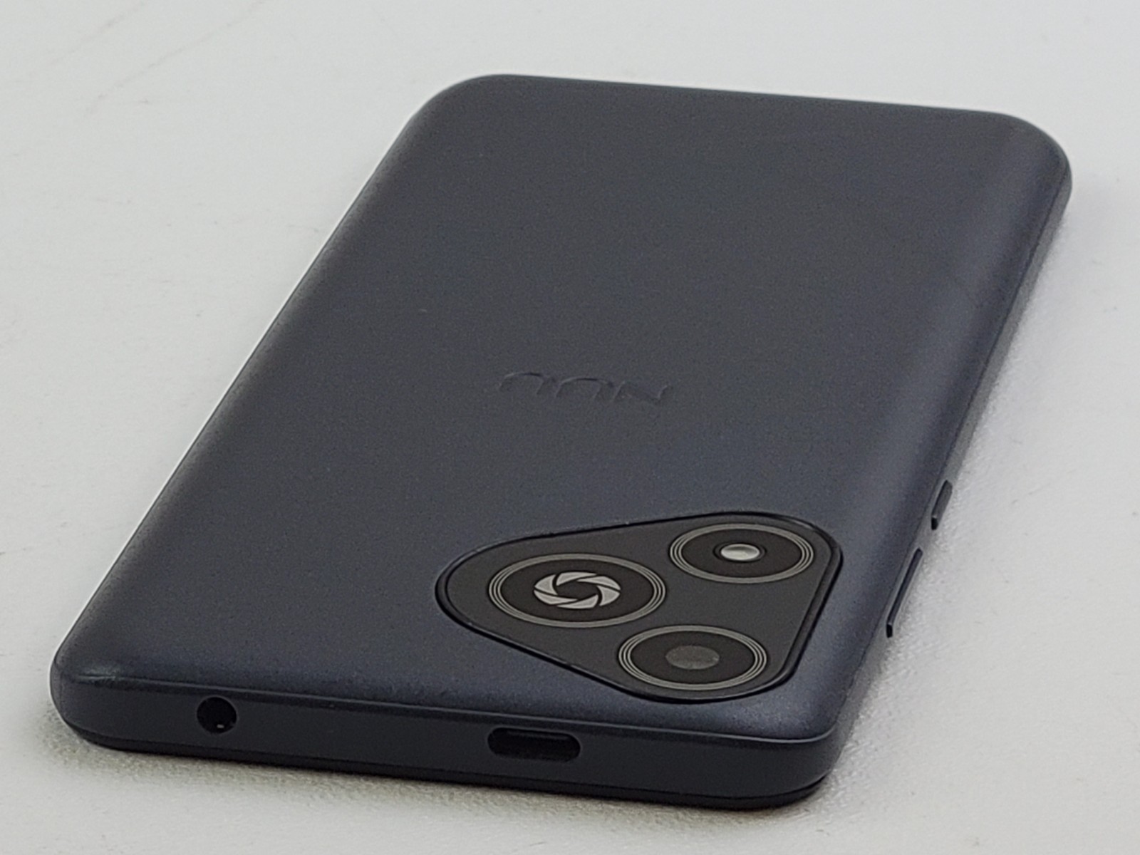 NUU Mobile N21 (N6504L) 32GB (CARRIER UNKNOWN) Dual SIM – CRACKED – H5638