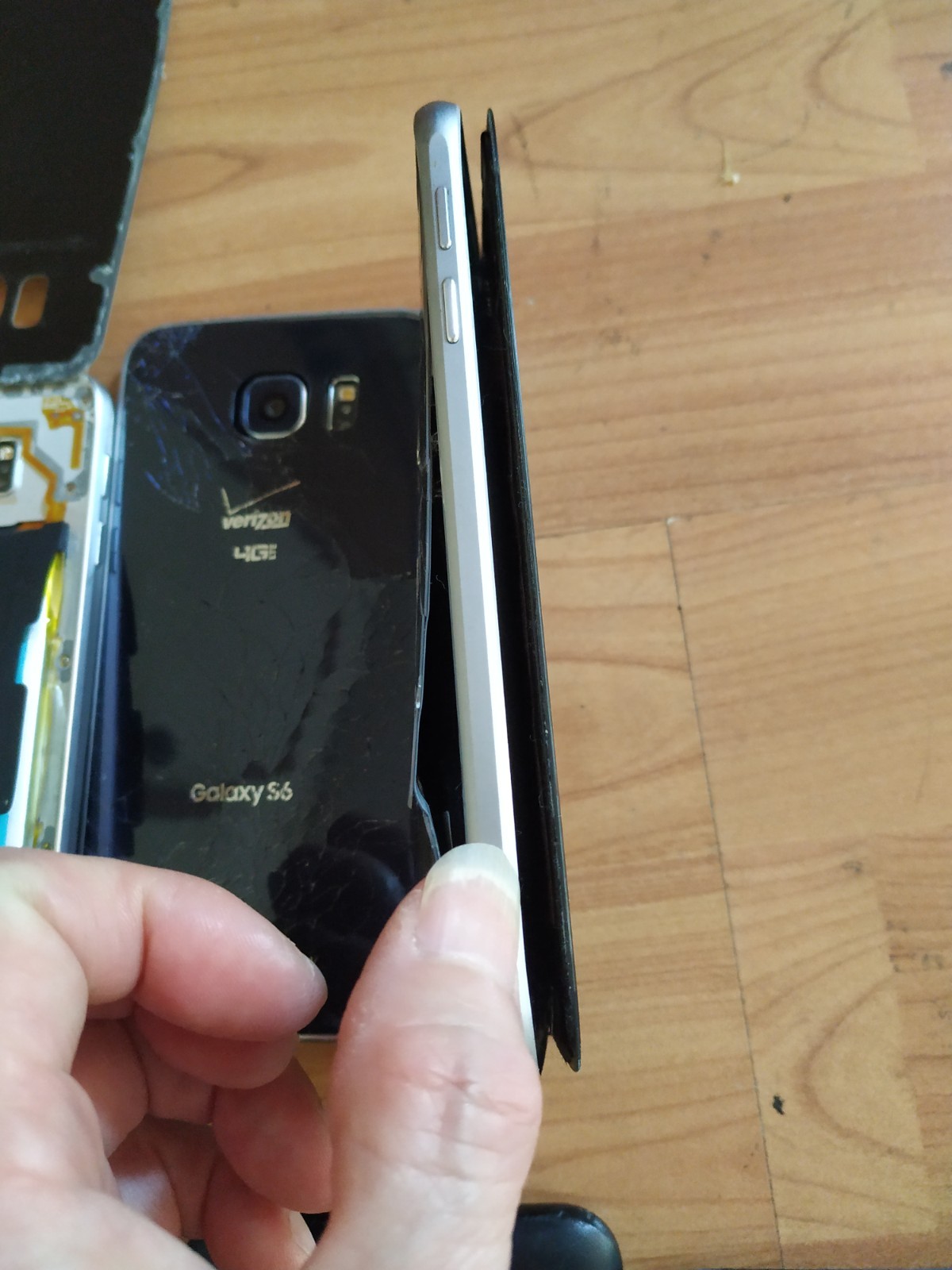 Lot of 12 Mixed model Samsung Galaxy S7 active /S6 and other For parts